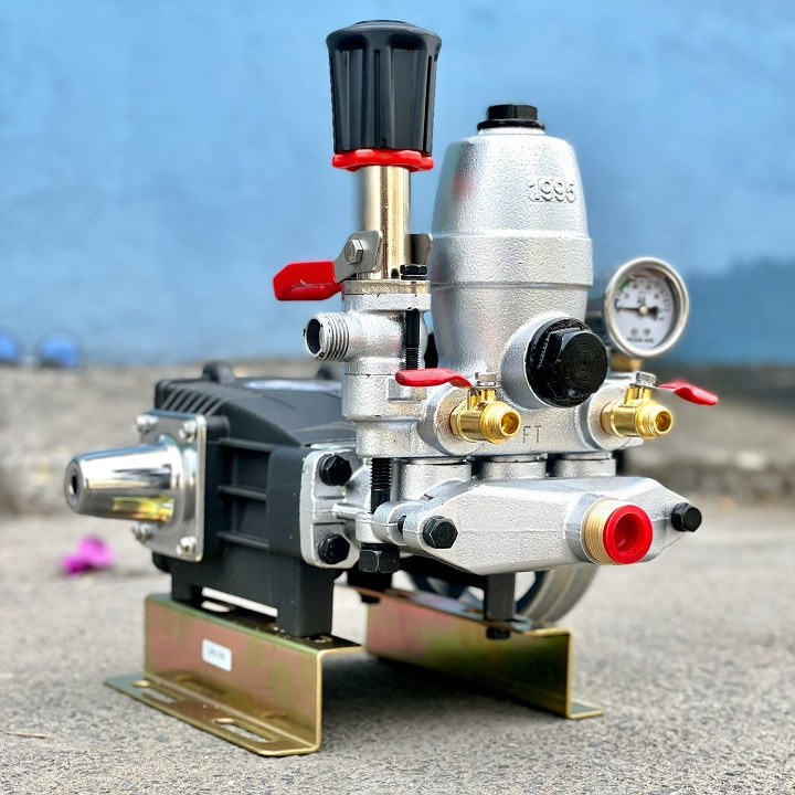 Đầu phun áp lực xịt rửa 7.5HP Piston Sứ DEWOO DW625AF