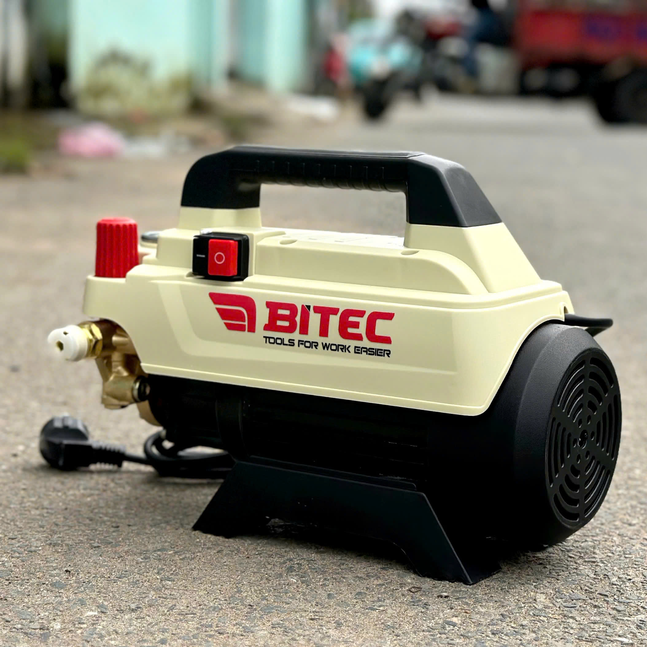 Máy Xịt Rửa BITEC-BT2730-2700W, có chỉnh áp