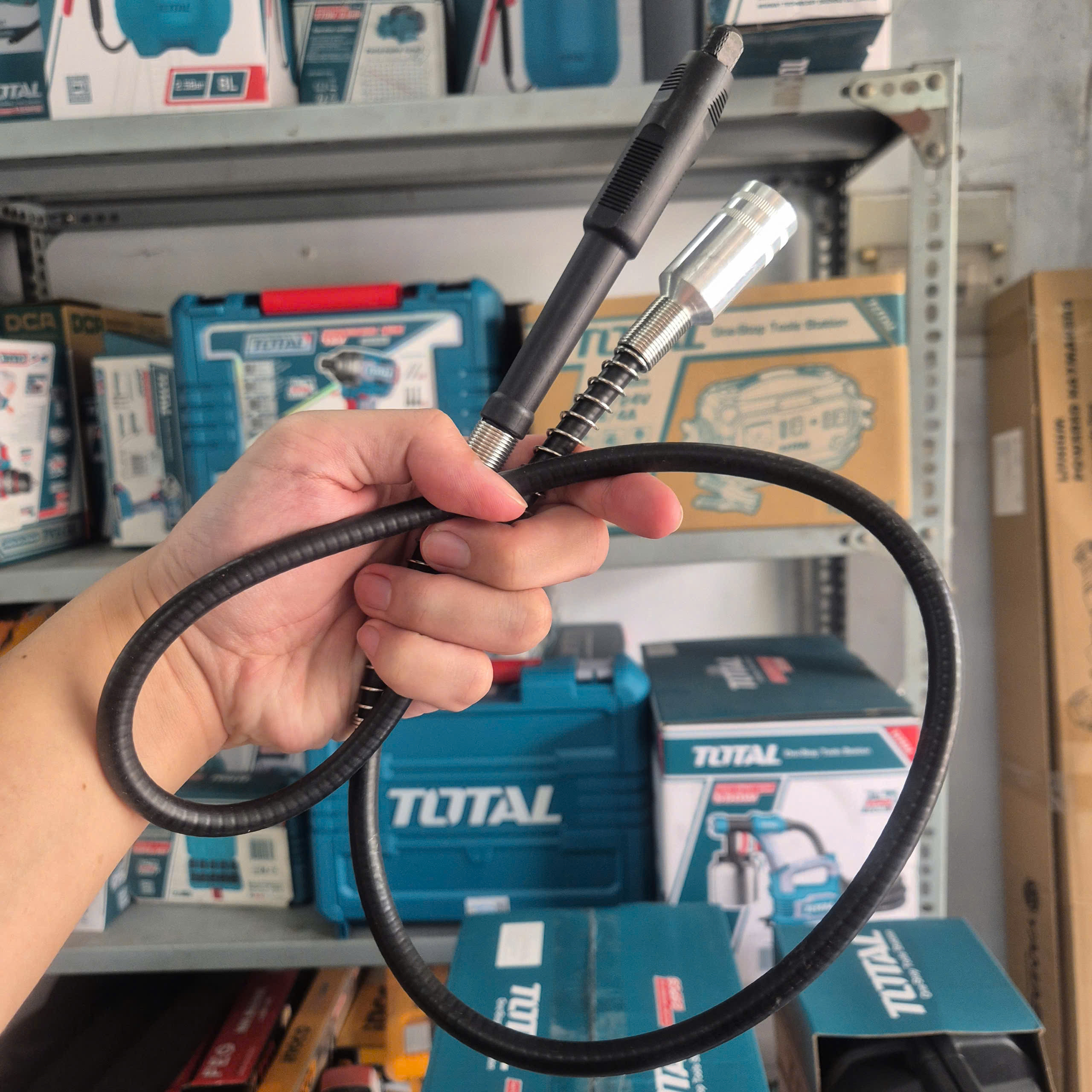 Bộ Máy Mài Khuôn Mini 130W Total TG5133261 – Kèm 251 Phụ Kiện & Trục Linh Hoạt