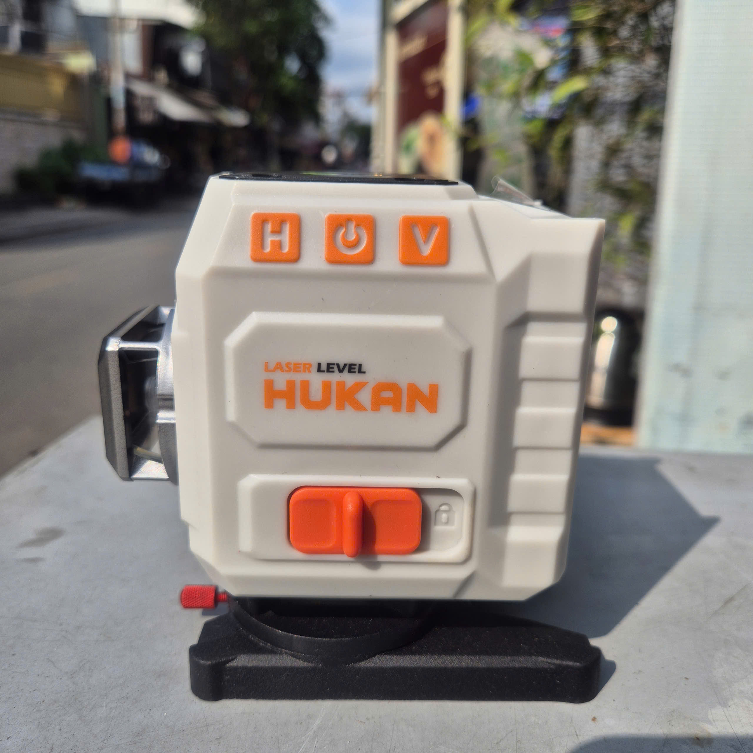 Máy cân bằng laser HUKAN GEN 2 G2-G8 – 12 tia xanh, ±2mm/10m