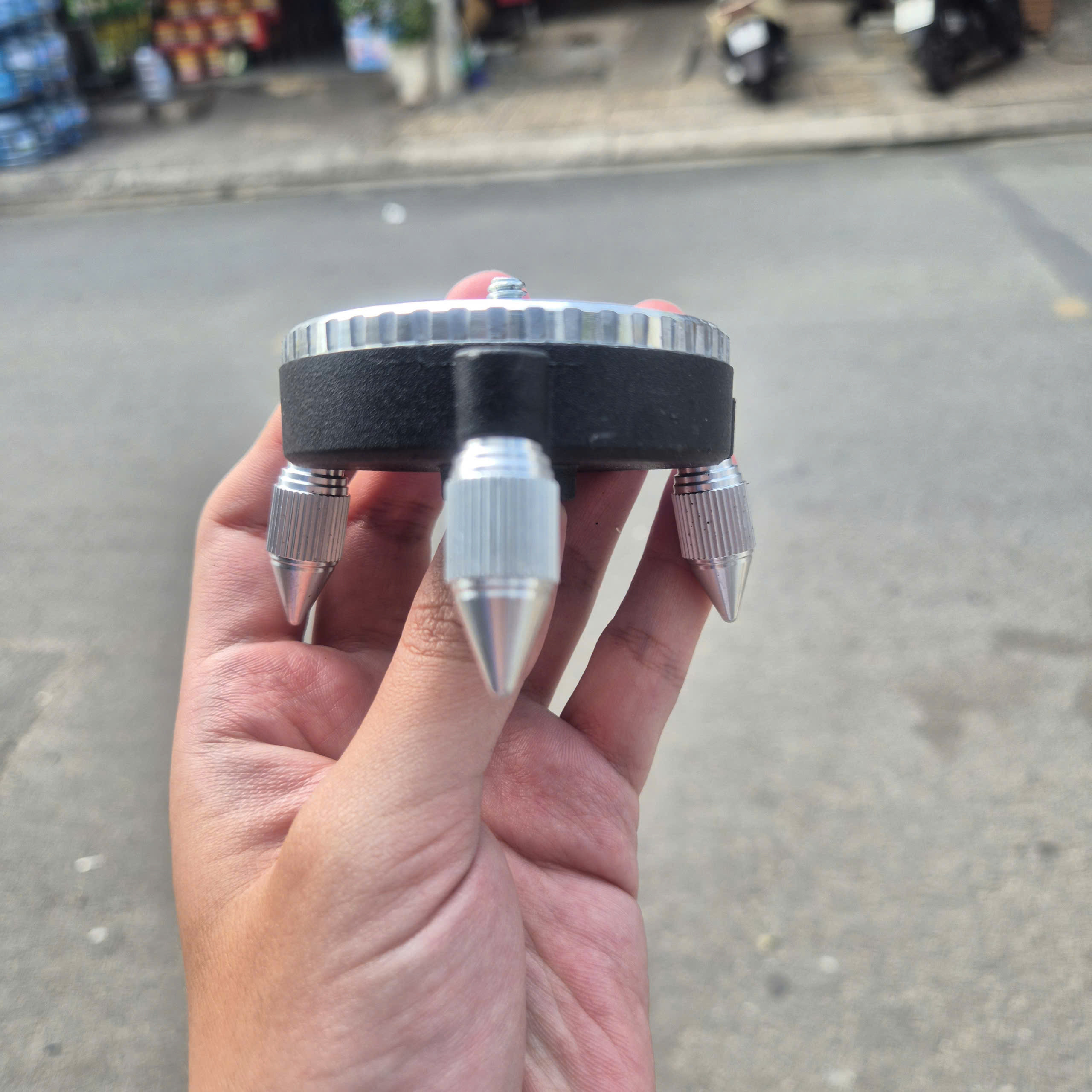 Máy cân bằng laser HUKAN GEN 2 G2-G8 – 12 tia xanh, ±2mm/10m