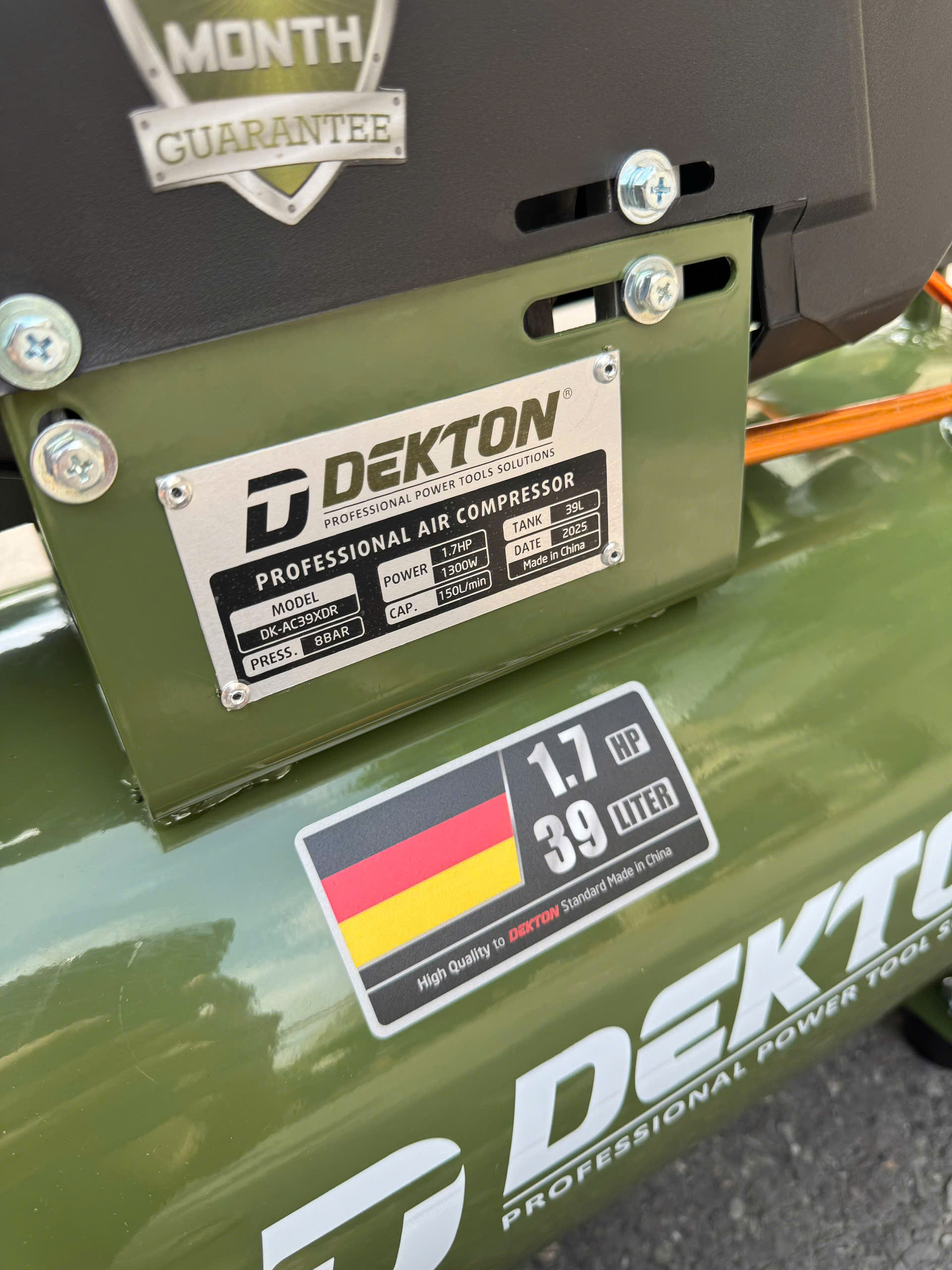 Máy Nén Khí Chạy Dầu Dekton DK-AC25XDR – Bình 25L