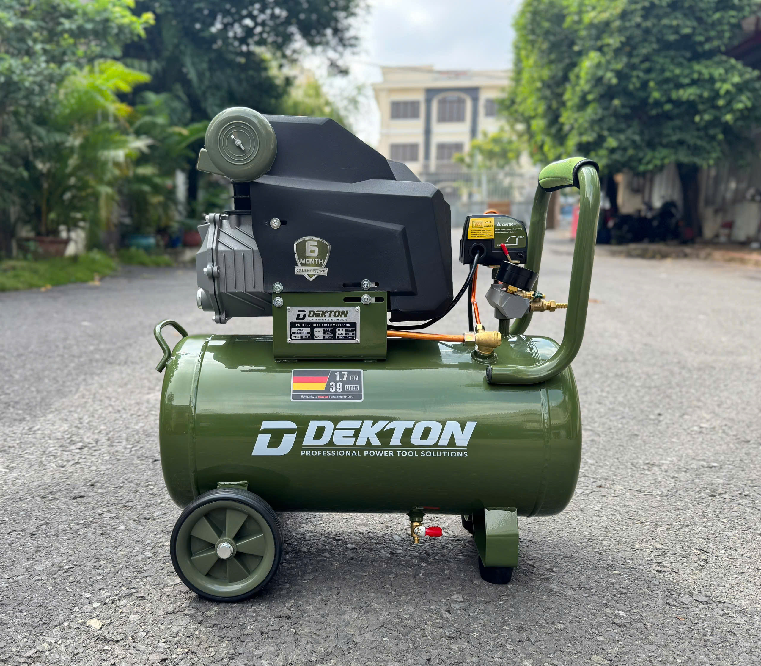 Máy Nén Khí Chạy Dầu Dekton DK-AC25XDR – Bình 25L