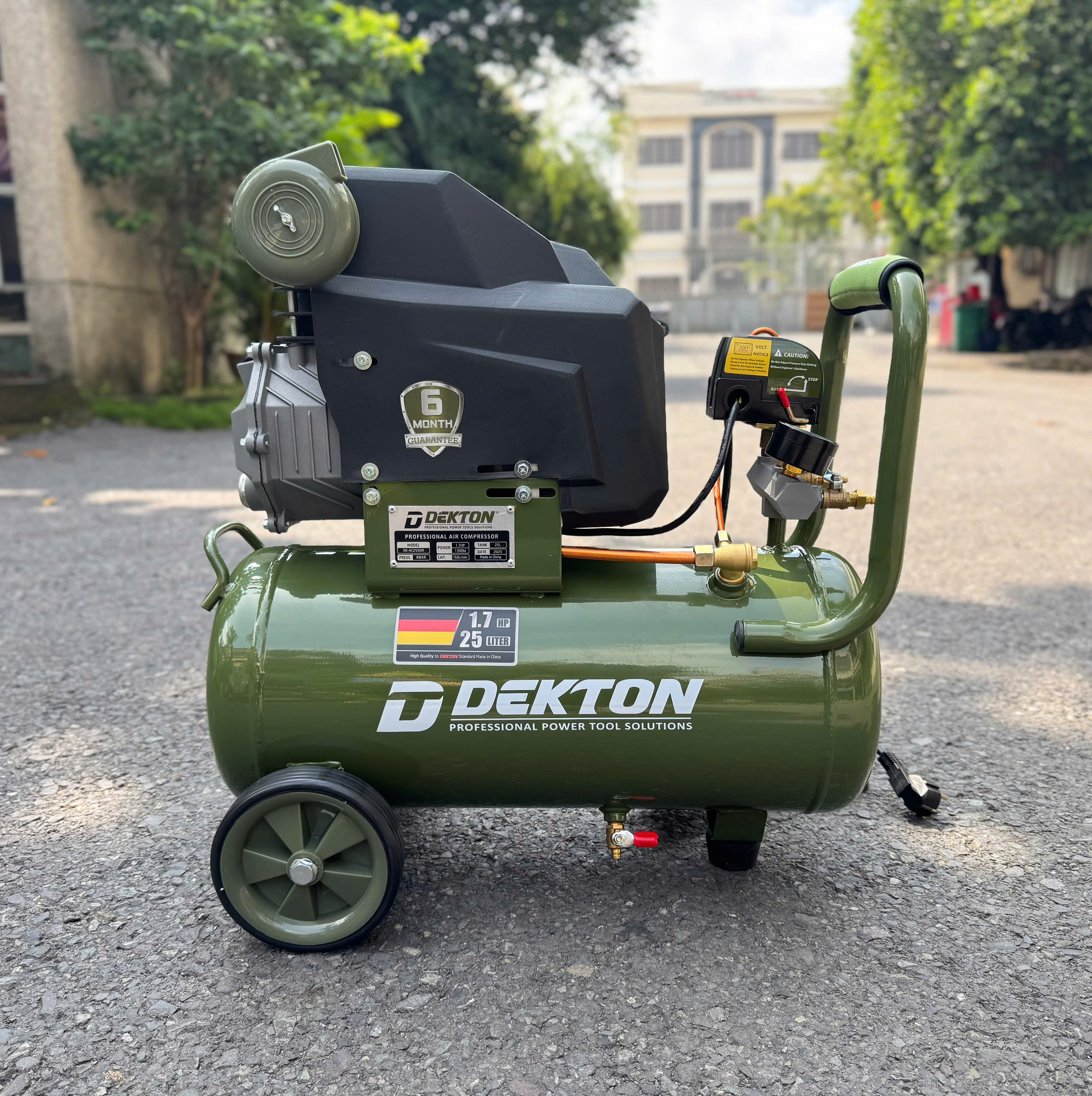 Máy Nén Khí Chạy Dầu Dekton DK-AC39XDR – Bình 39L