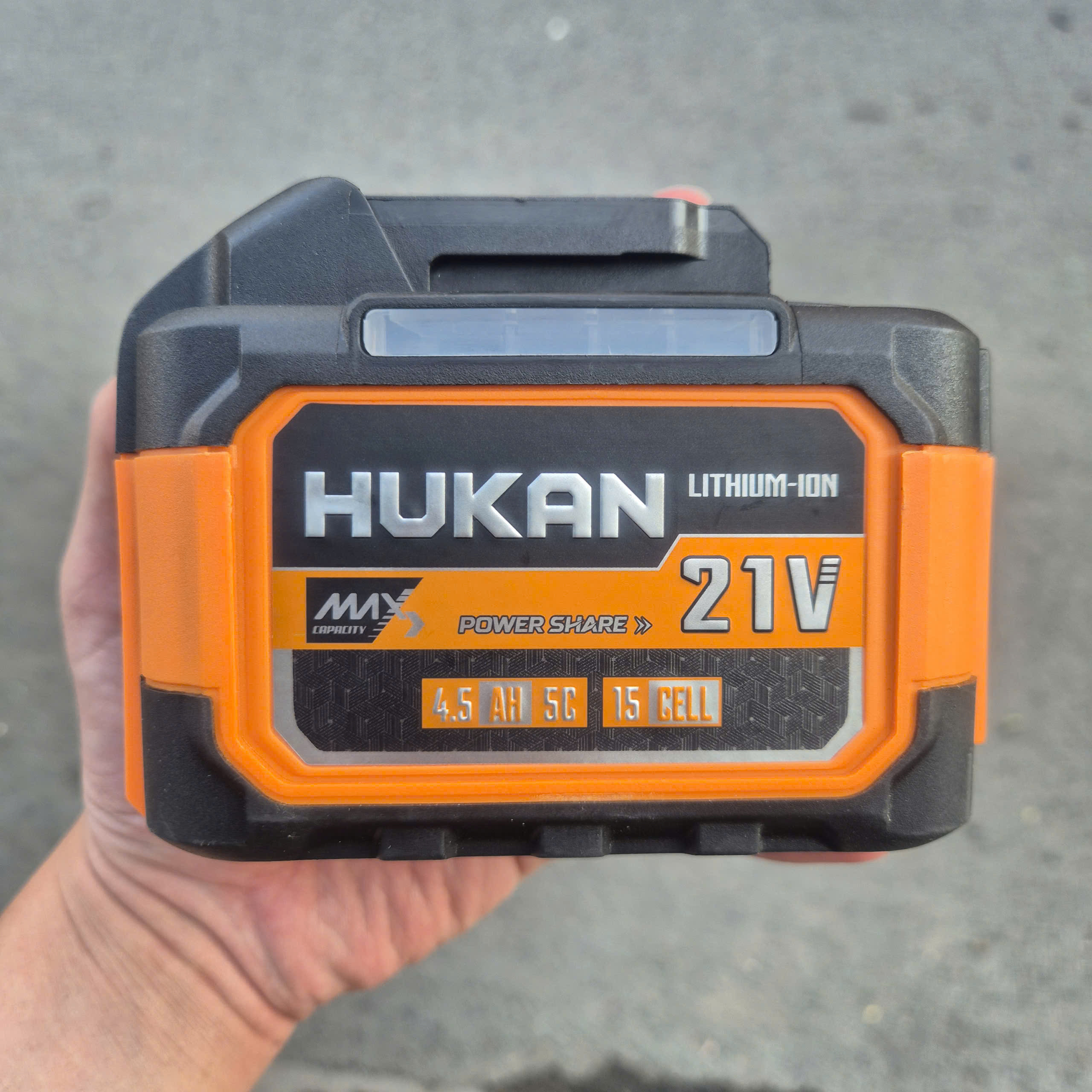 Bộ pin 4.5Ah 15Cells + 1 sạc 1.5Ah HUKAN G1-CBP4505