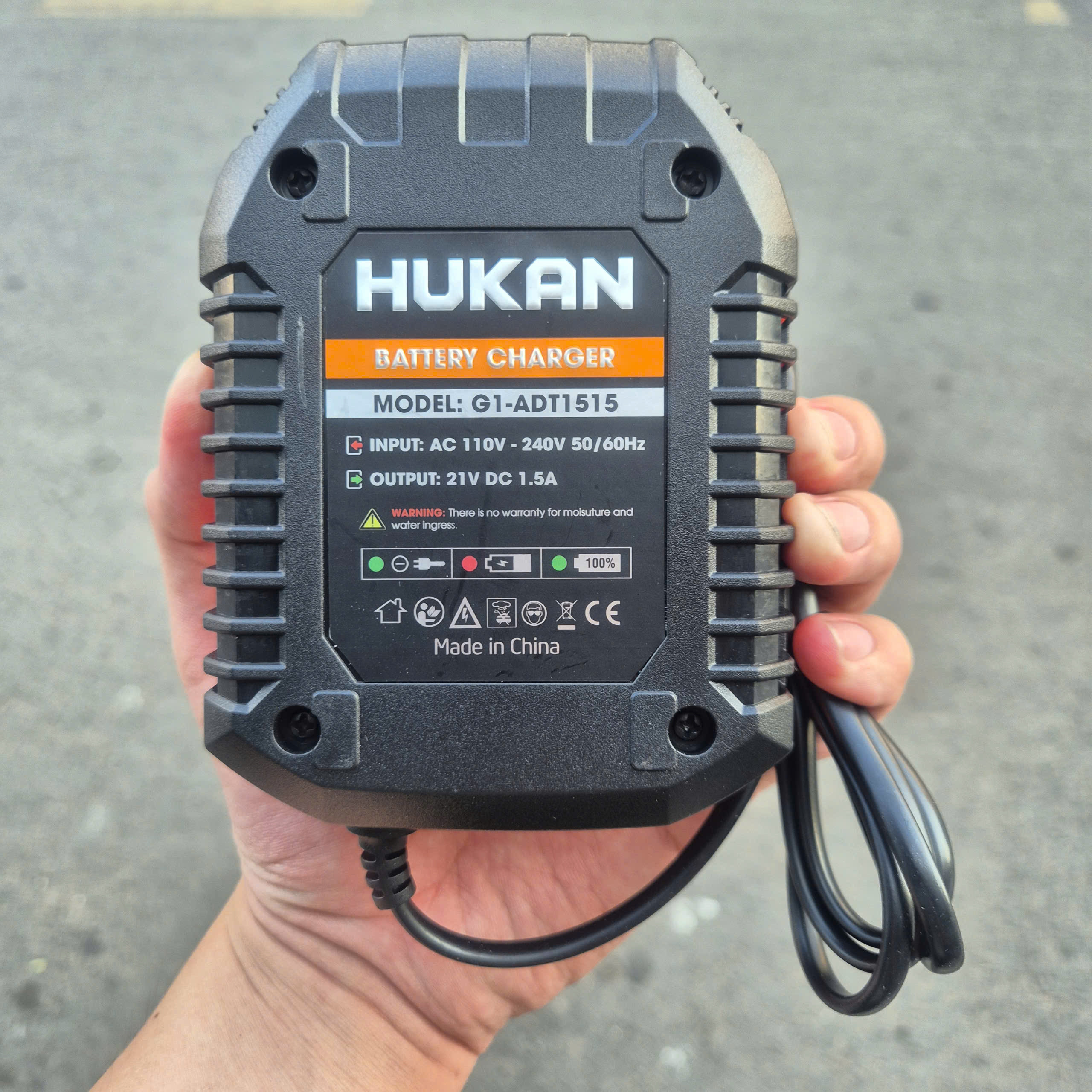 Bộ pin 4.5Ah 15Cells + 1 sạc 1.5Ah HUKAN G1-CBP4505