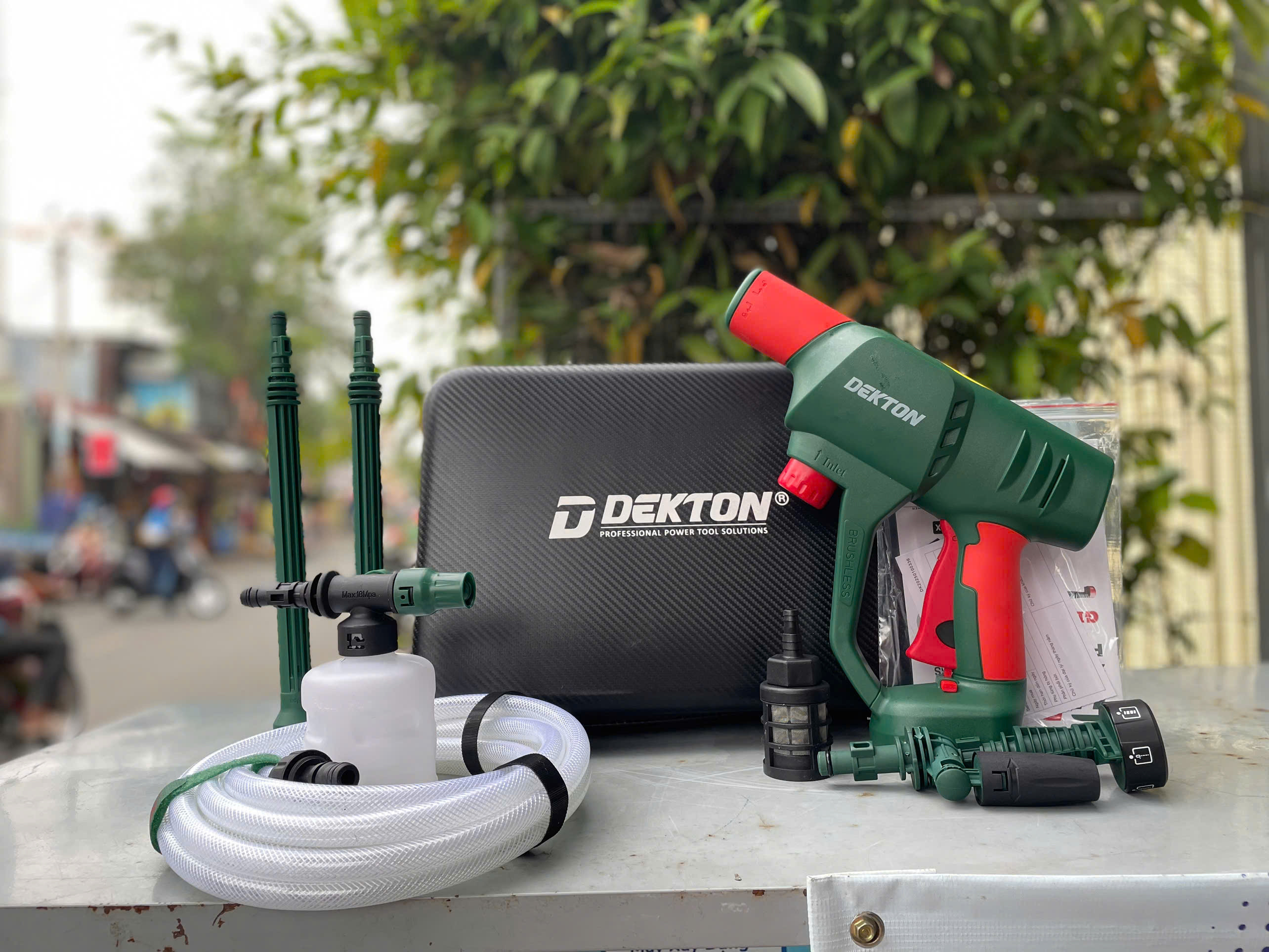 Máy rửa xe Pin Dekton M21-SRX1406Promax | 60 Bar – Motor Brushless