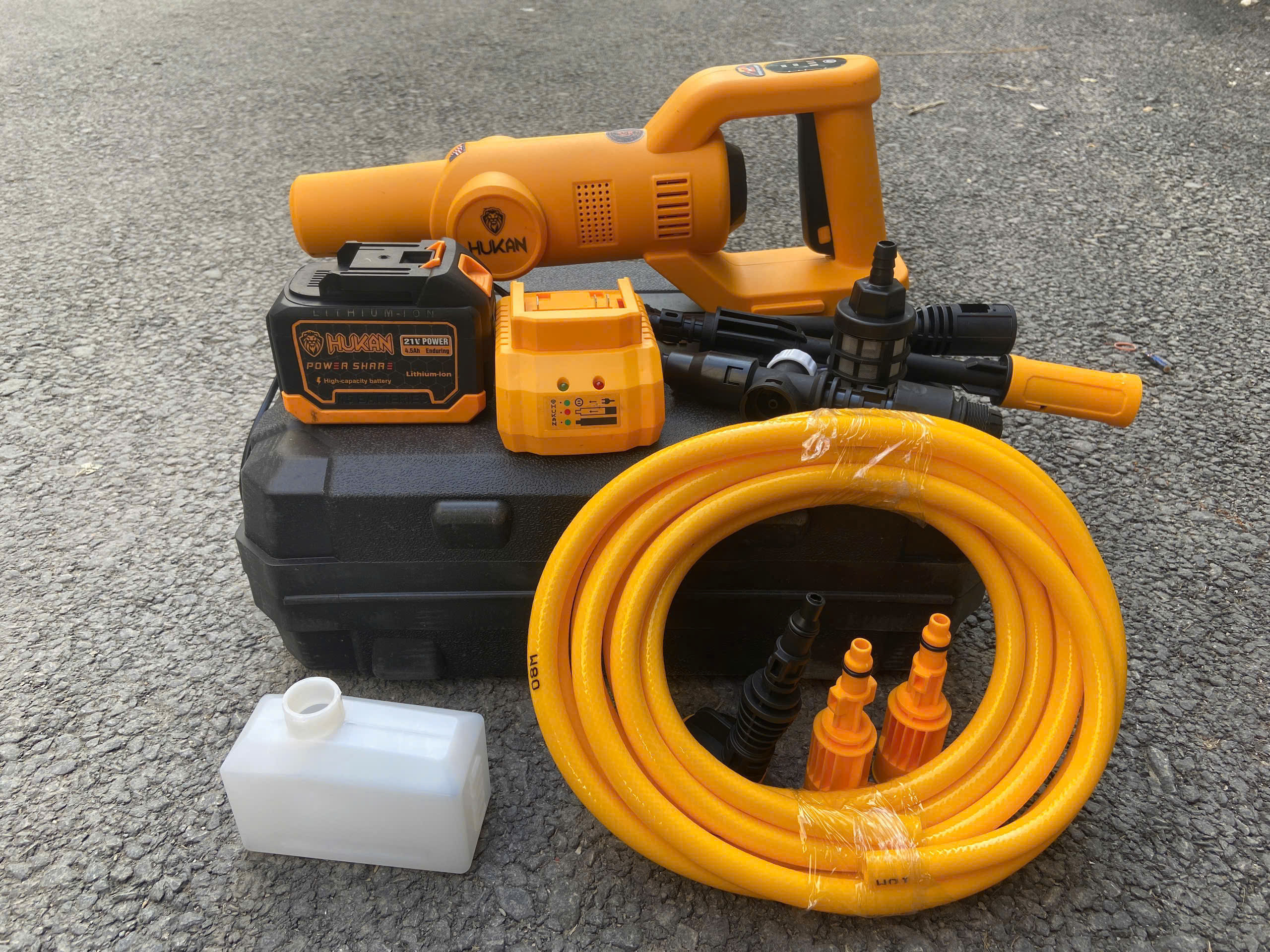 Máy rửa xe pin Hukan HK-PW4820BL ( Bộ gồm thân, 1 Pin, 1 sạc )