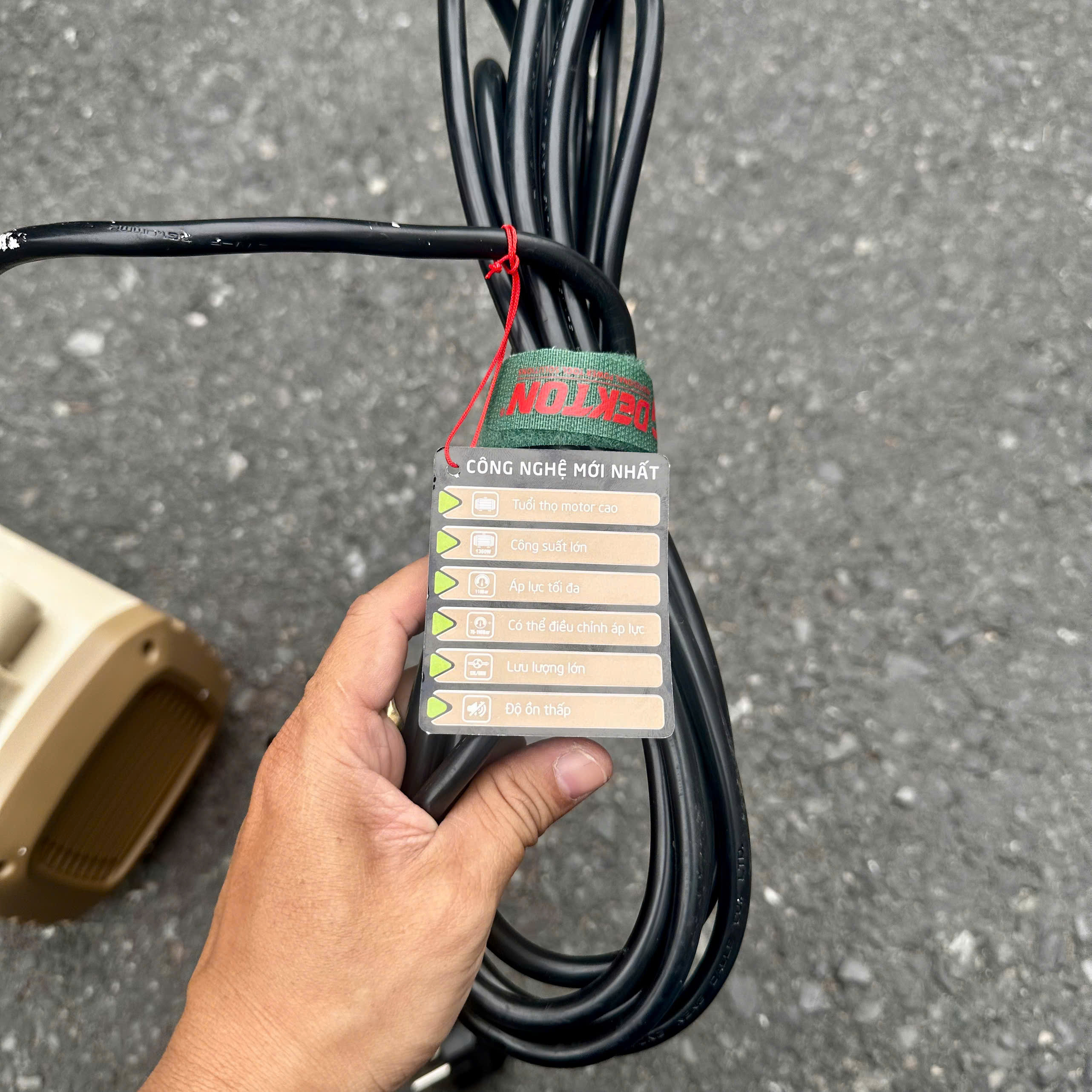 Máy Xịt Rửa Xe Mini DK-CWR3001VTG Màu Be