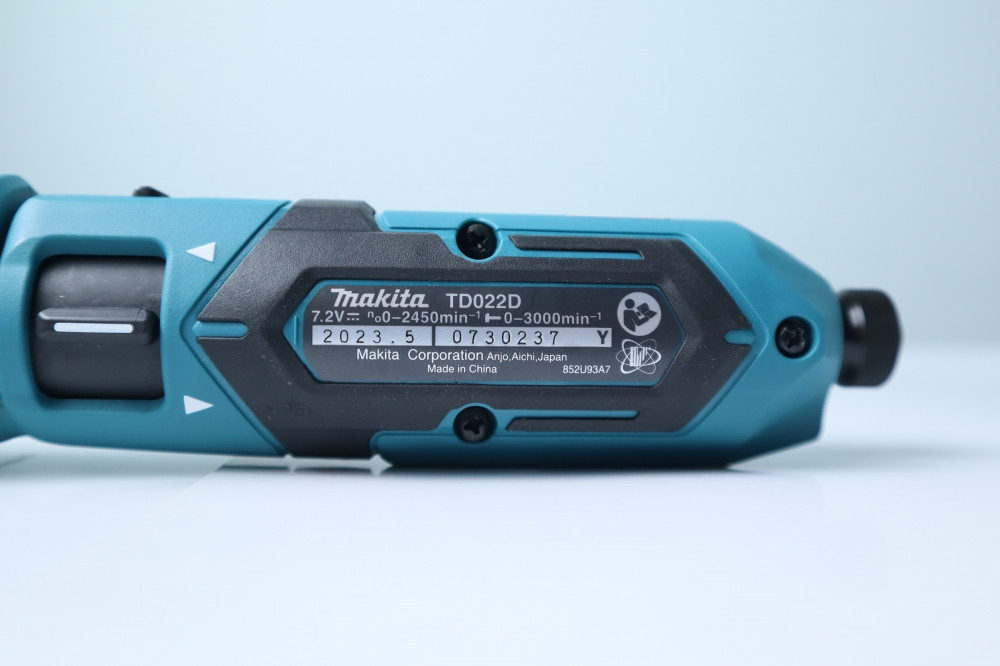 Máy vặn vít dùng pin 7.2V Makita TD022DZ (Chưa Pin & Sạc)