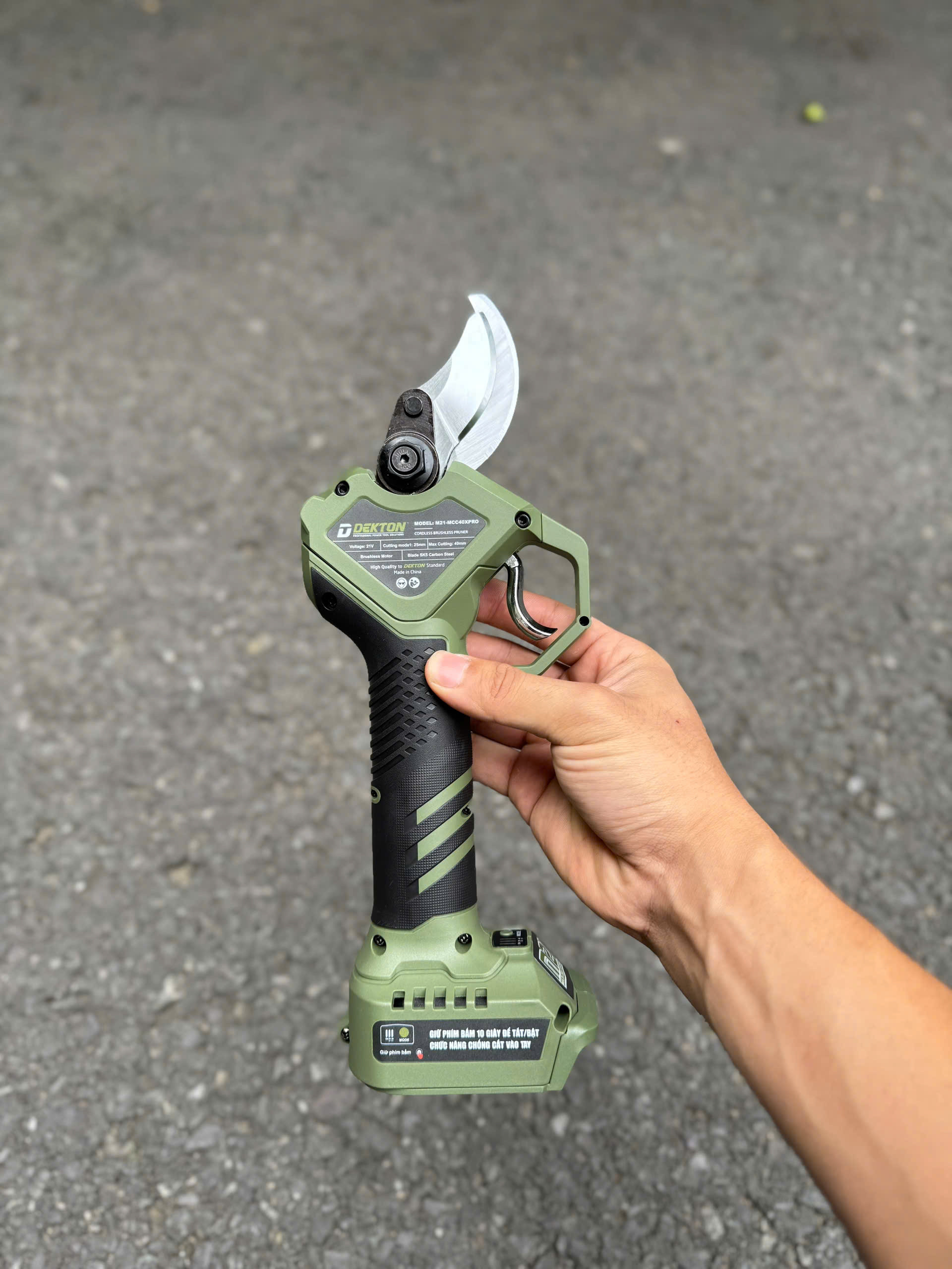 Kéo cắt cành DEKTON M21-MCC40XPRO (màu Olive), 40mm