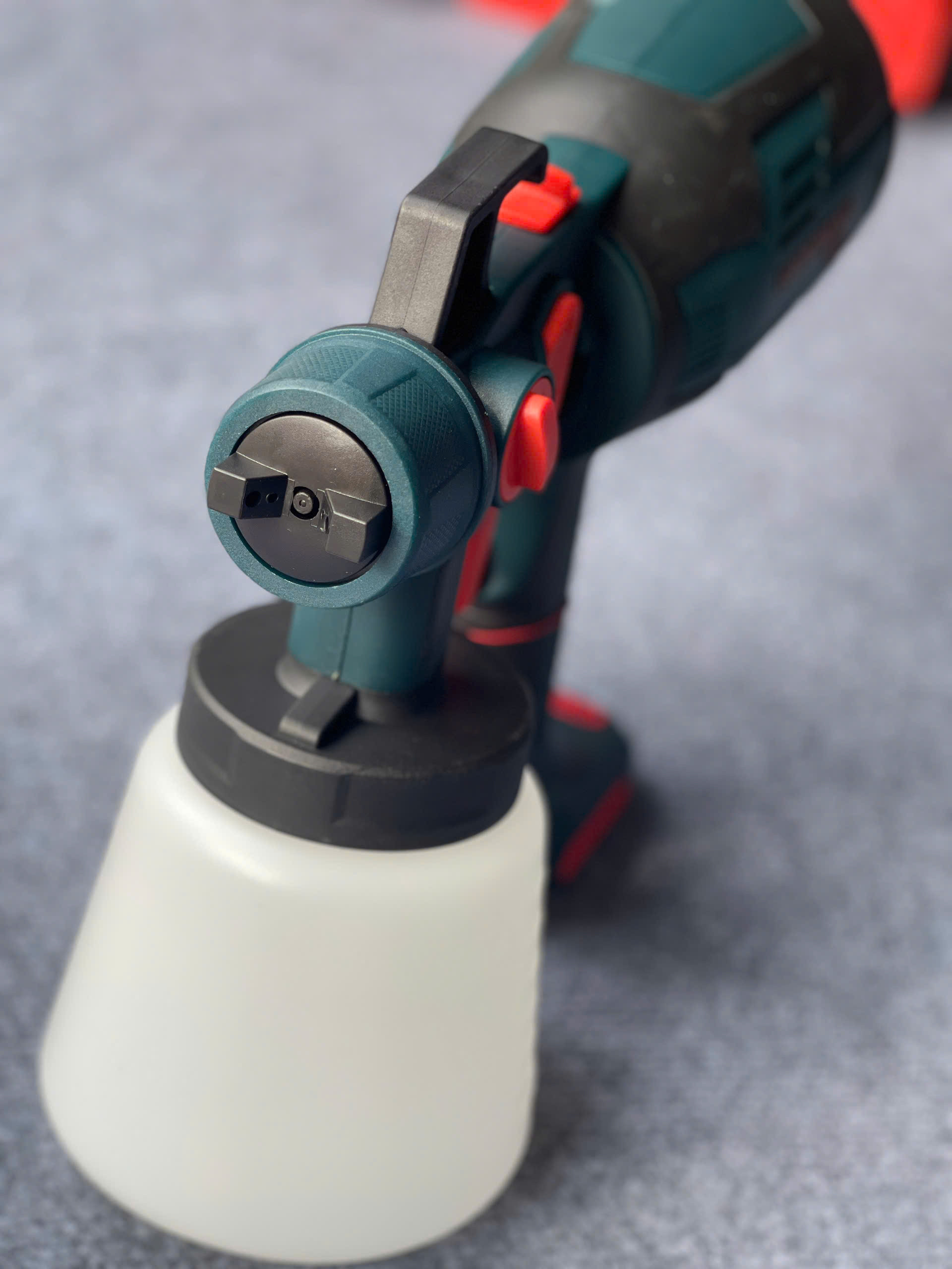 Máy phun sơn cầm tay dùng pin 21V GAOCHENG GN-CS1704