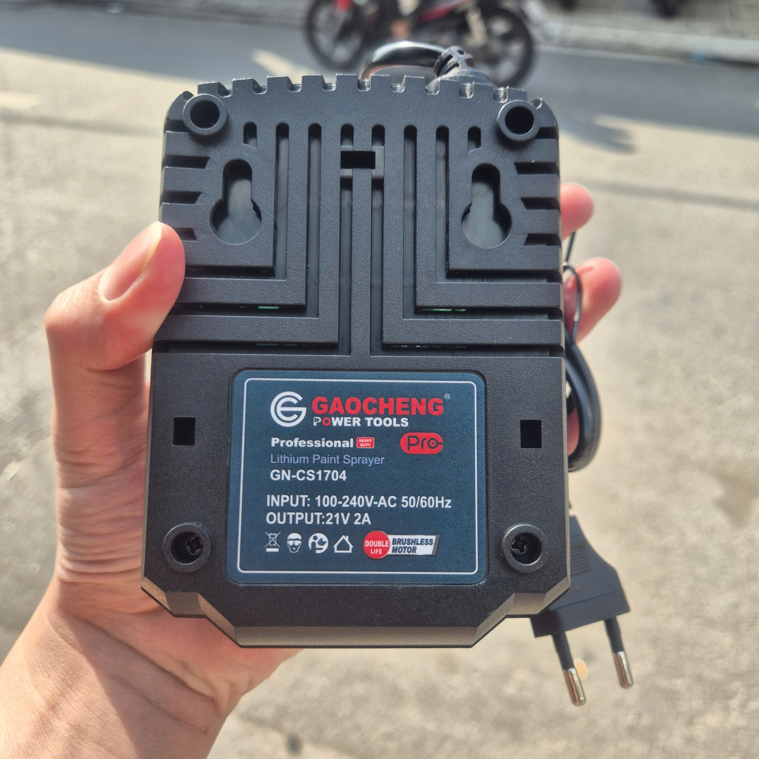 Máy phun sơn cầm tay dùng pin 21V GAOCHENG GN-CS1704