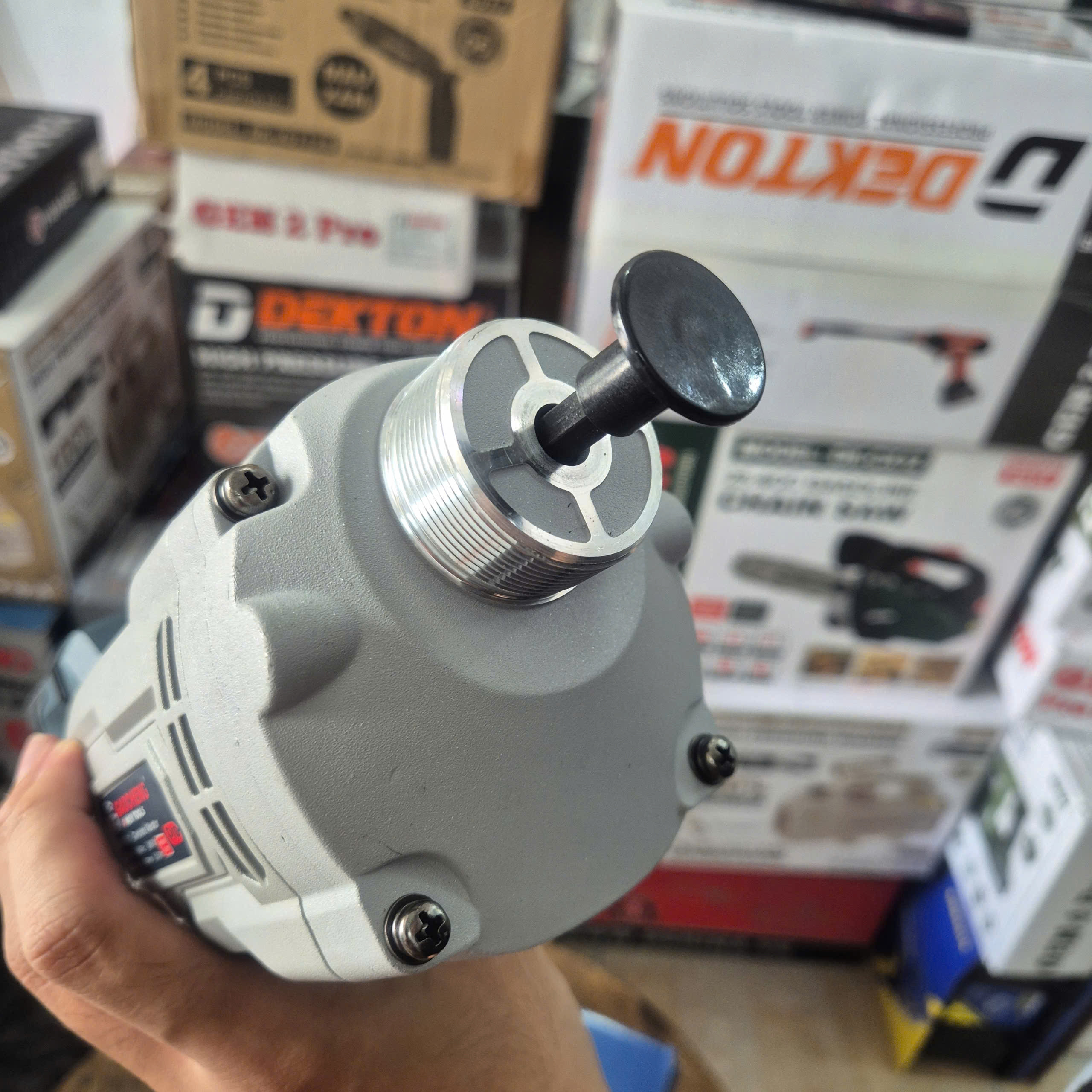 Máy đầm dùi bê tông cầm tay GAOCHENG PRO GN-VR3001 – 2850W