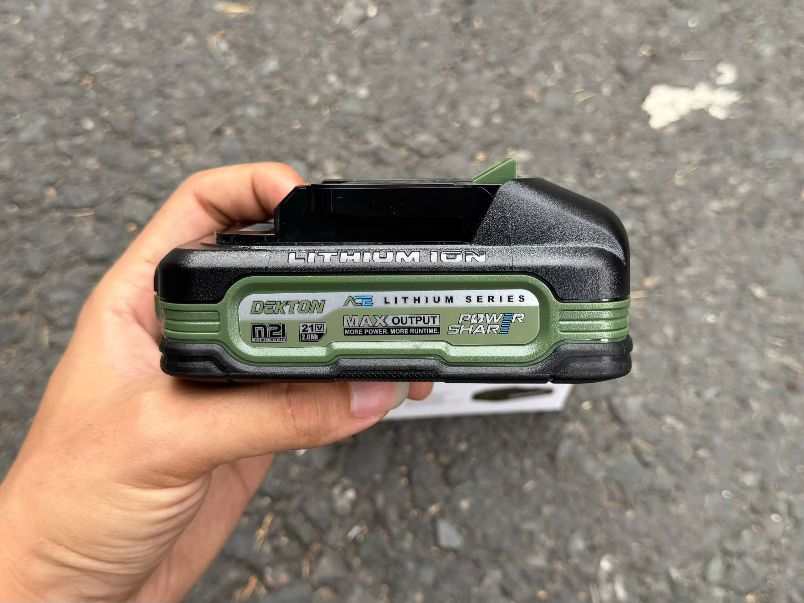 Pin 2.0ah DEKTON SERIES ACE phiên bản cao cấp M21-B2055XPROMAX 