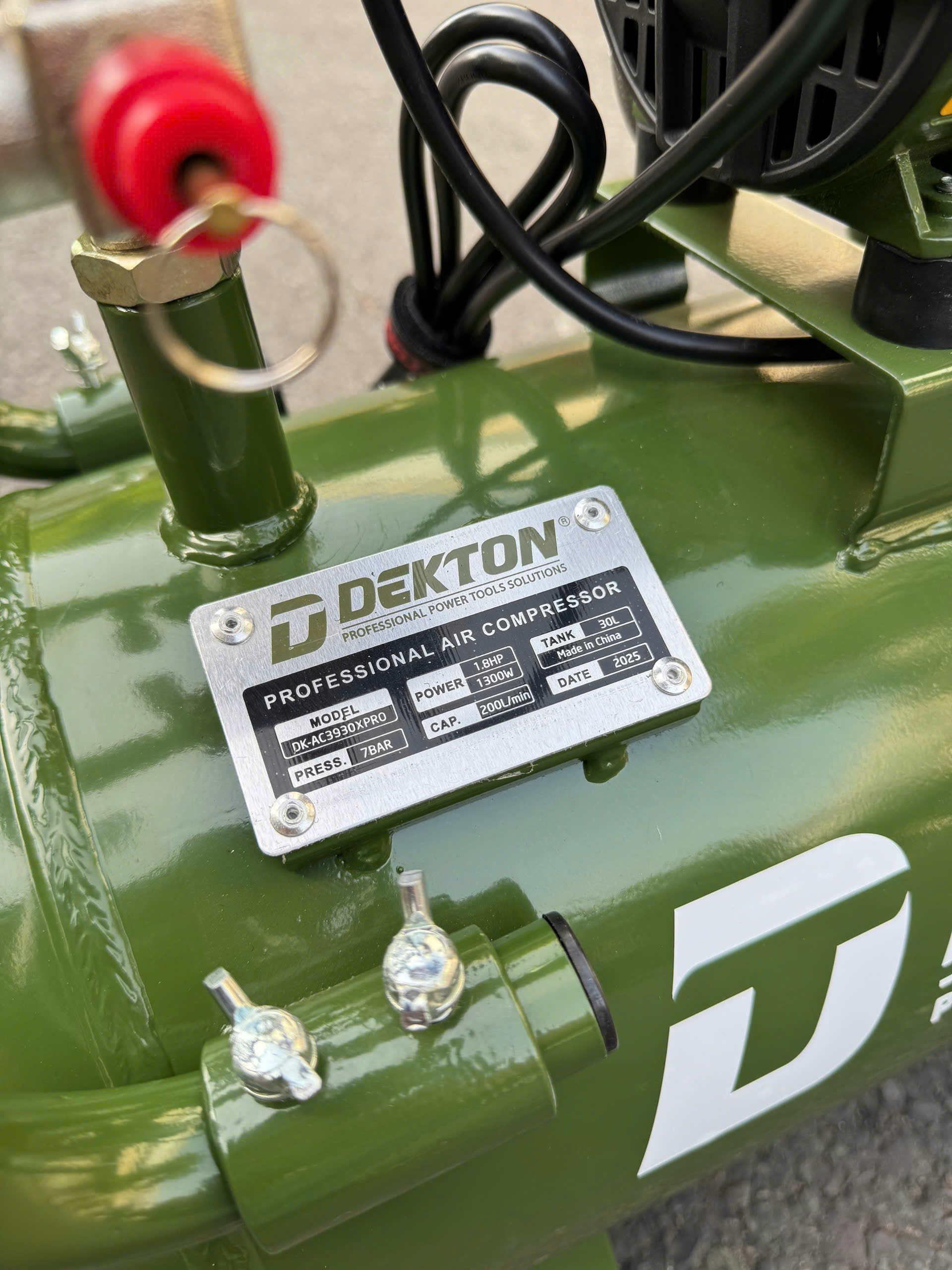 Máy Nén Khí  Không Dầu Dekton DK-AC3930XPRO 30L