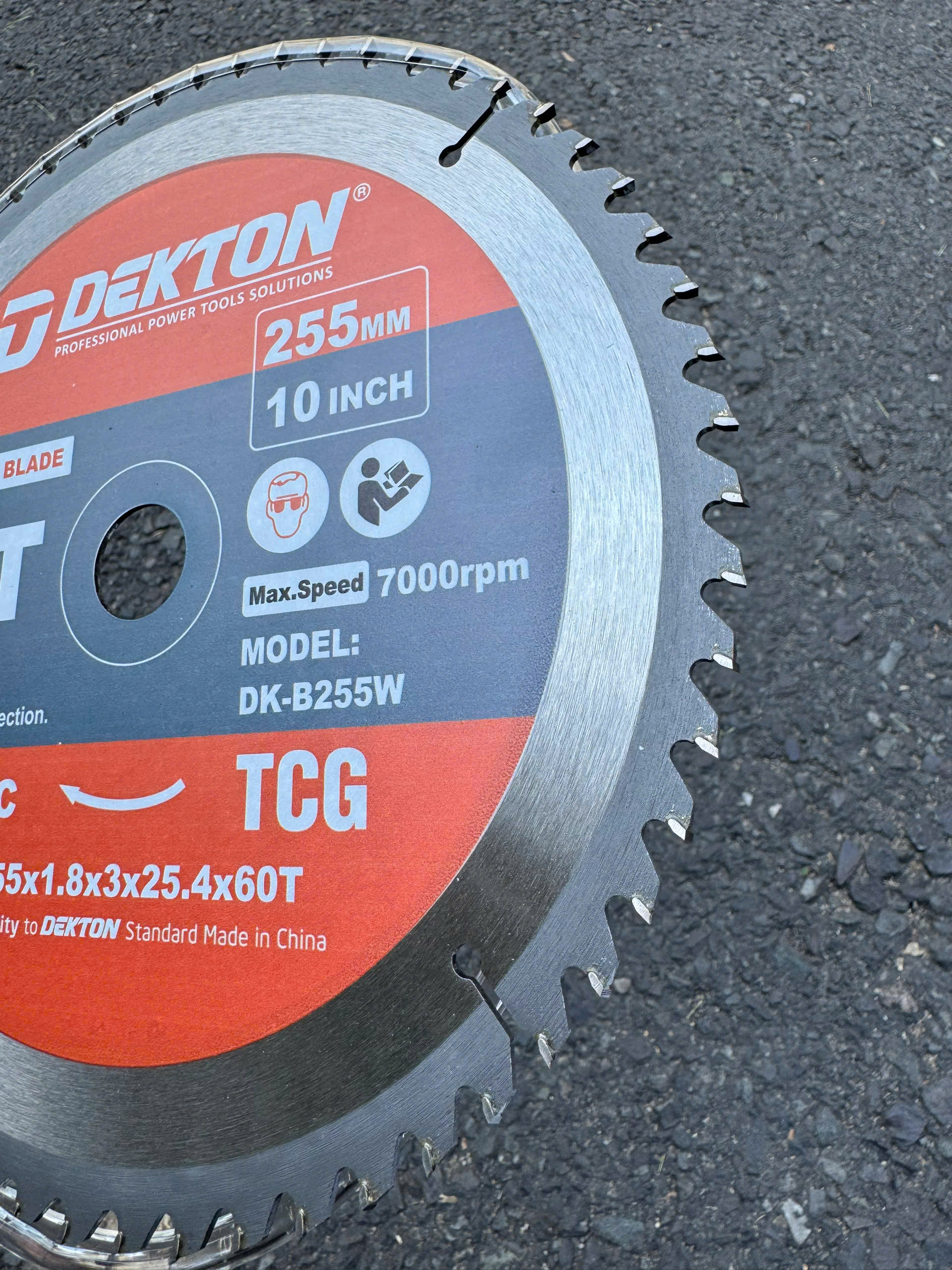Lưỡi chuyên cắt gỗ DEKTON, 255mm 60T (răng ) DK-B255W, cốt trục 25.4mm