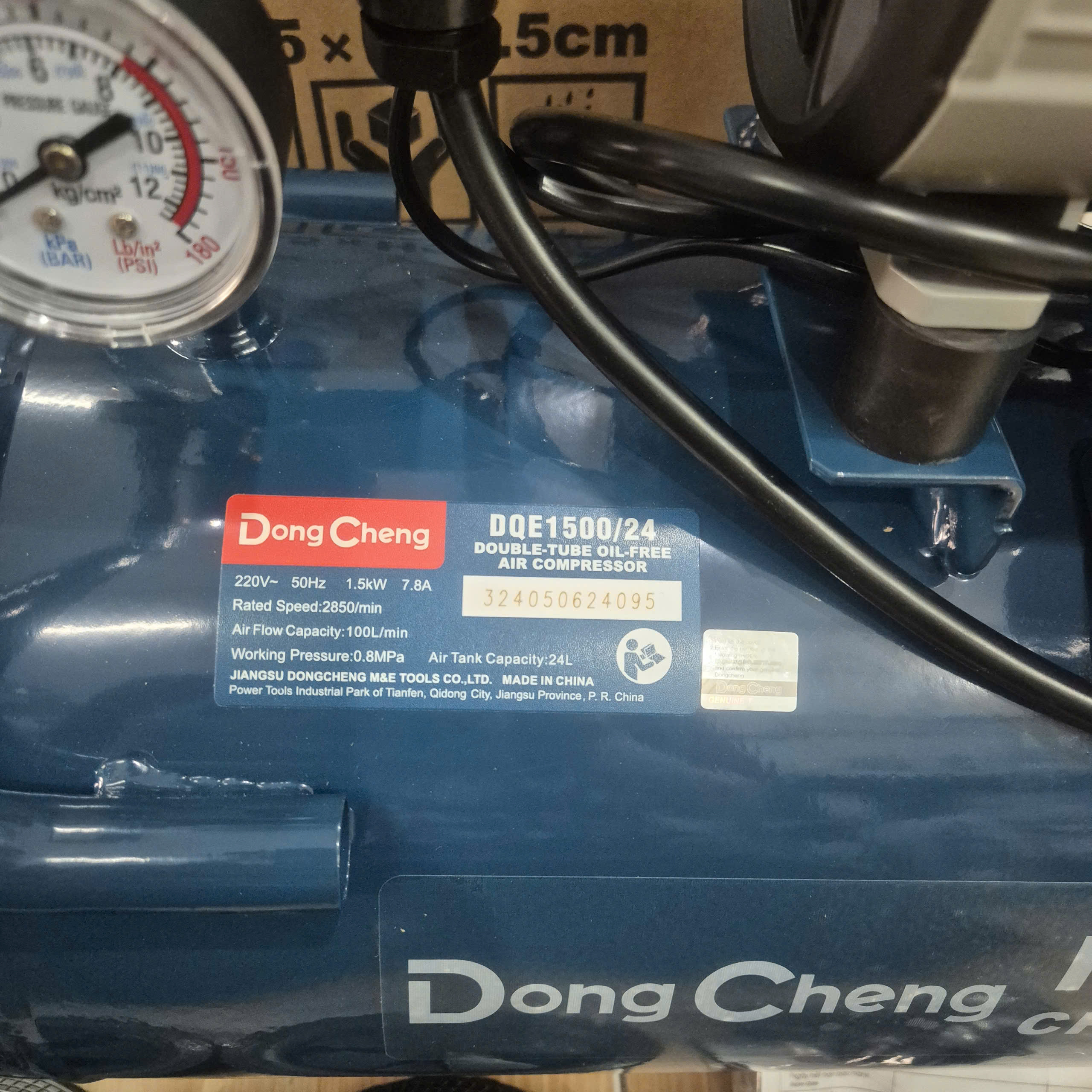 Máy nén khí không dầu 24L DONGCHENG DQE1500/24L - Công suất 1500W