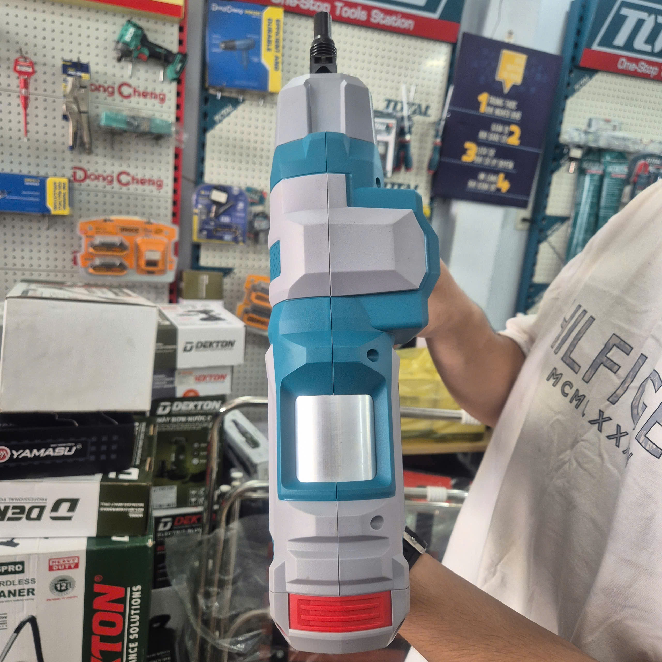 Máy Bắn Đinh Bê Tông Dùng Pin 20V TOTAL TCNLI9008 (2 Pin 4.0Ah và 1 Sạc)