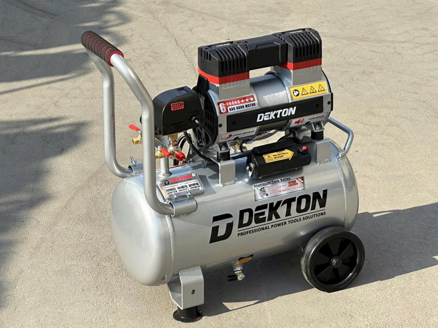 Máy nén khí không dầu Dekton bình nhôm DK-AC3925PROMAX, 22L, 1.8HP