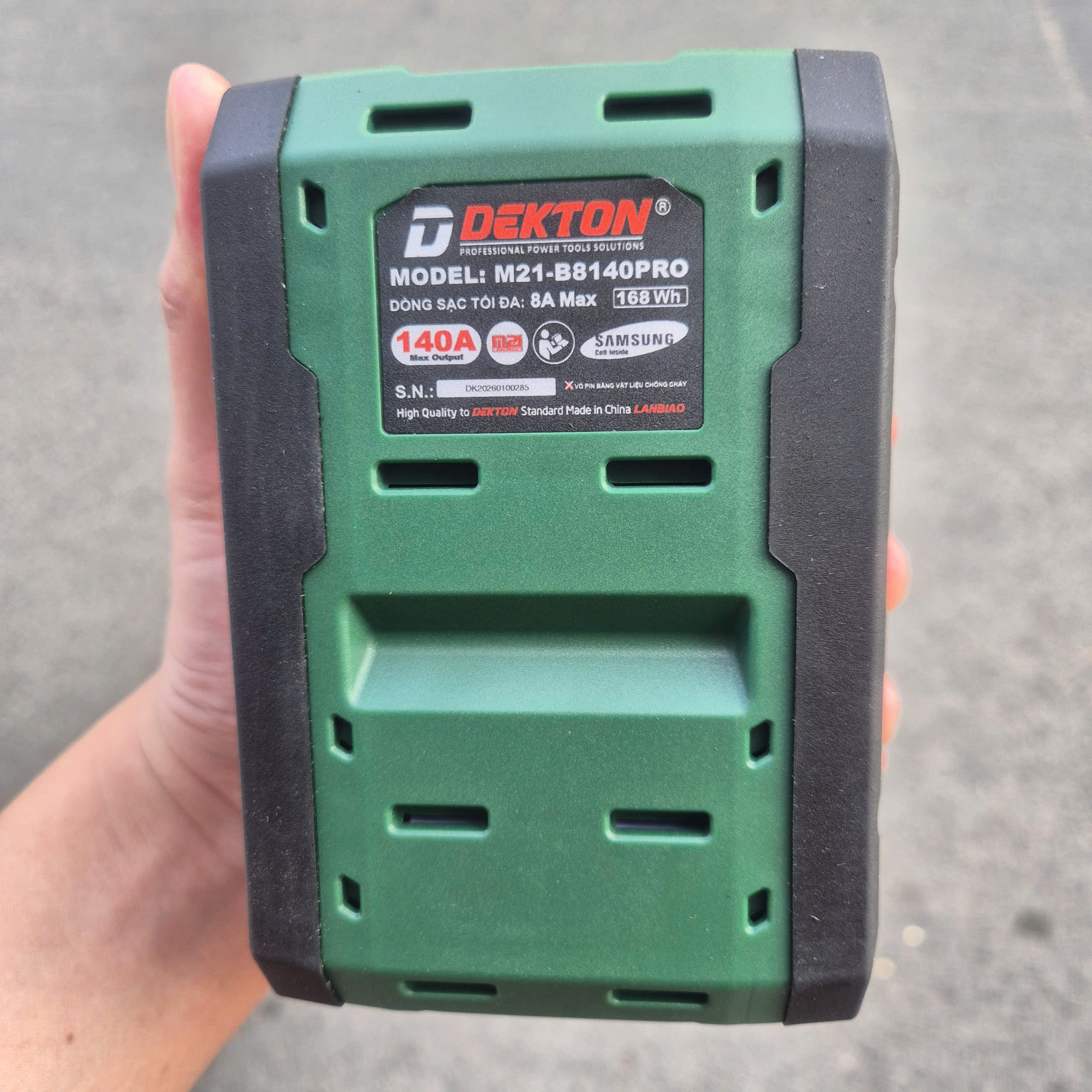 Pin 21V/8.0Ah DEKTON M21-B8140PRO (CELL SAMSUNG)