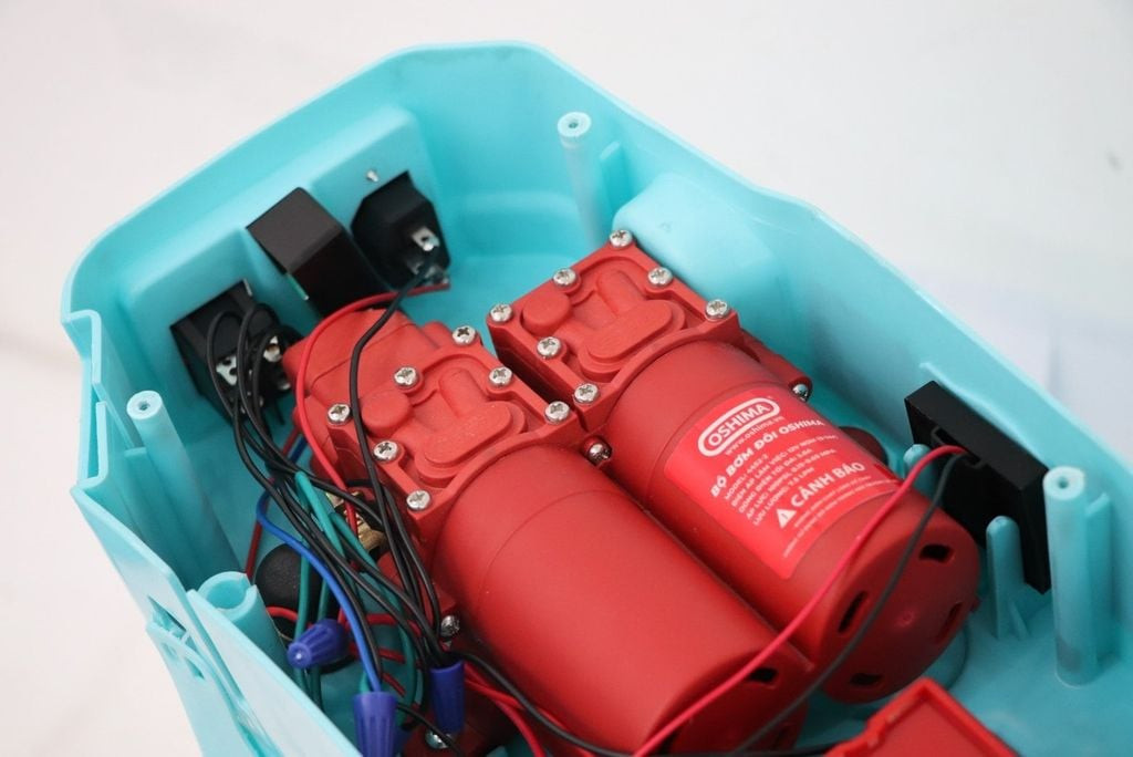 Máy phun thuốc trừ sâu, côn trùng điện OSHIMA Li20R-DP-pin Xanh Pin lithium 12V8Ah-SP