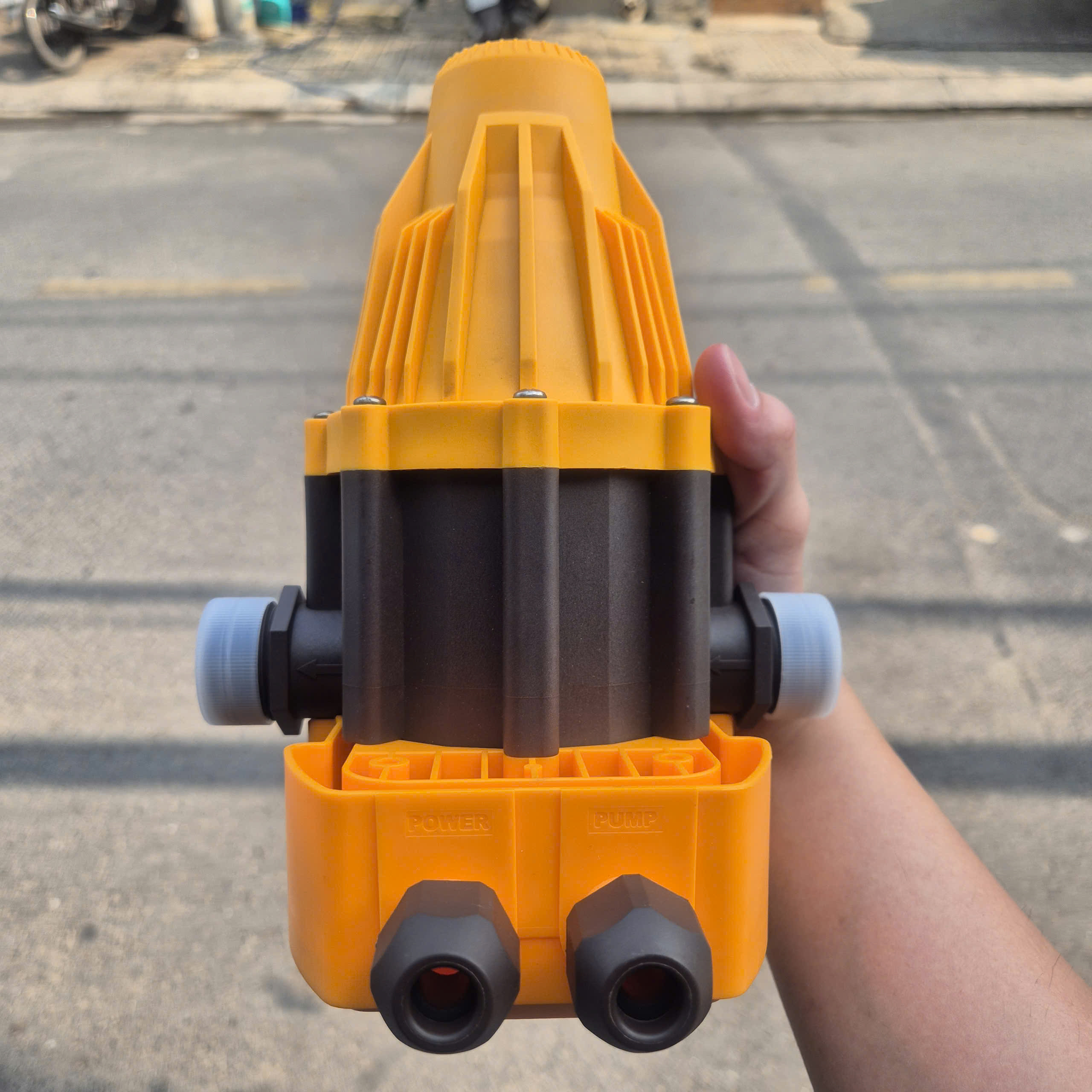 Máy Rờ Le Bơm Nước Tự Động Bằng Áp Suất INGCO WAPS001