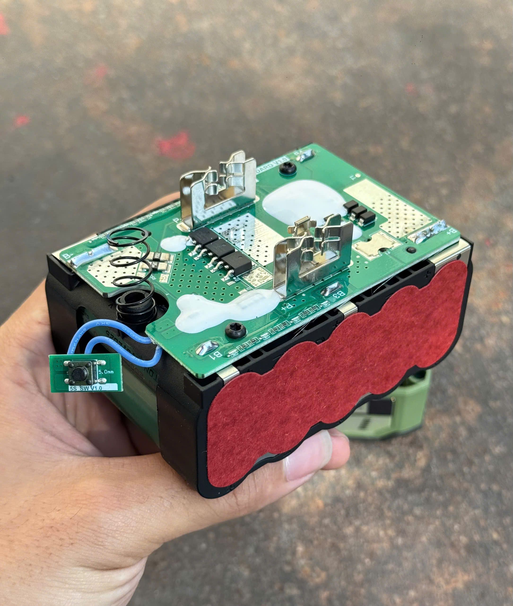 Pin Dekton 21V M21-B4055XA 4.0Ah