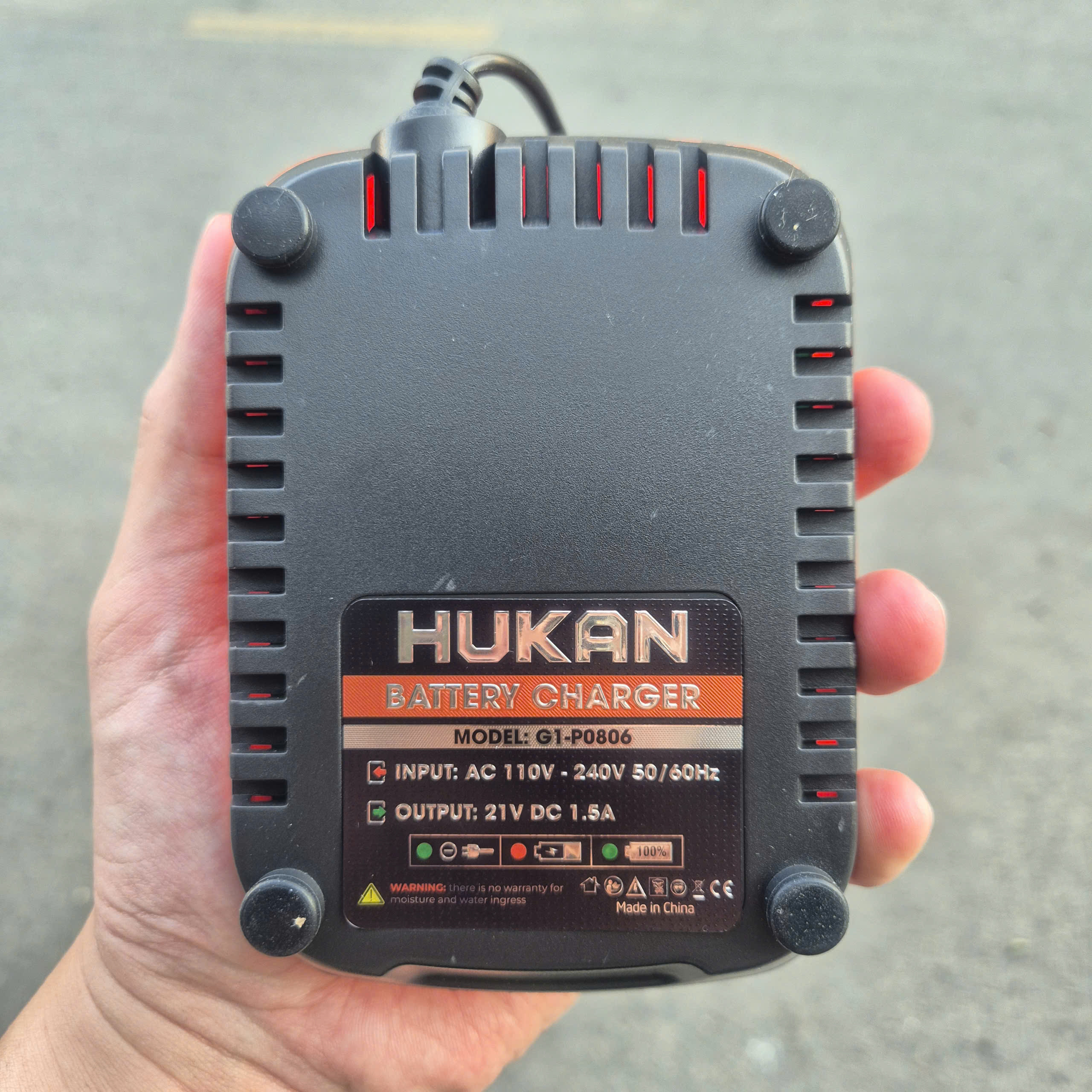 Bộ pin 8.0Ah-5C và sạc 1.5Ah (Gen 1) HUKAN G1-P0806