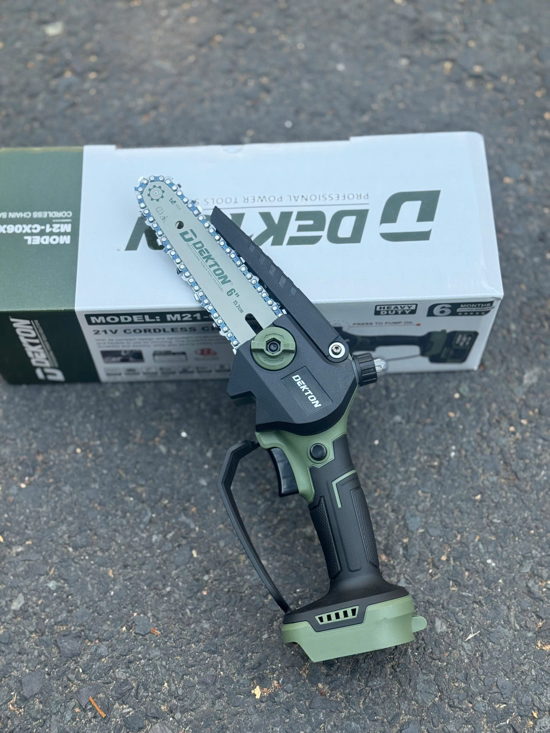 Thân máy cưa xích 6 inch dùng pin 21V DEKTON M21-CX06XCP