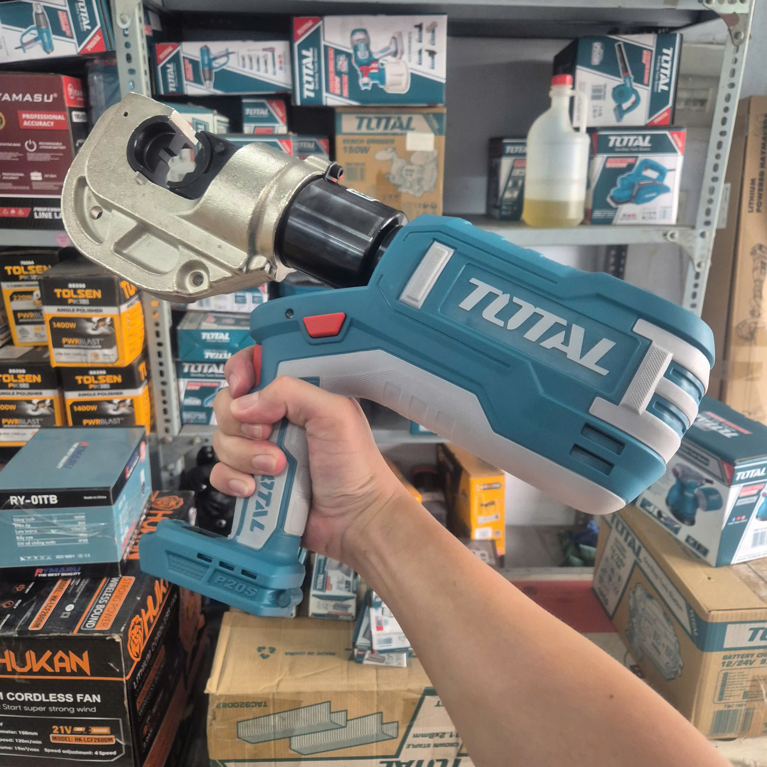 Máy ép cos thủy lực dùng pin Lithium 20V Total TCTLI2005