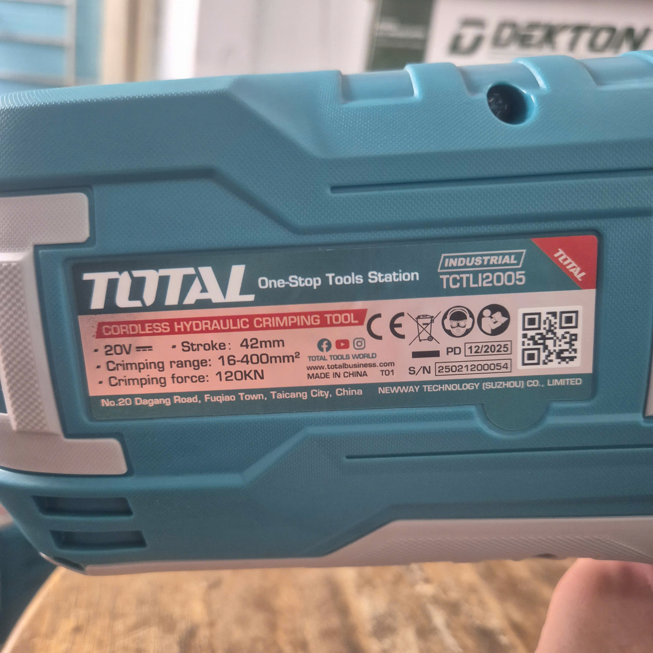 Máy ép cos thủy lực dùng pin Lithium 20V Total TCTLI2005