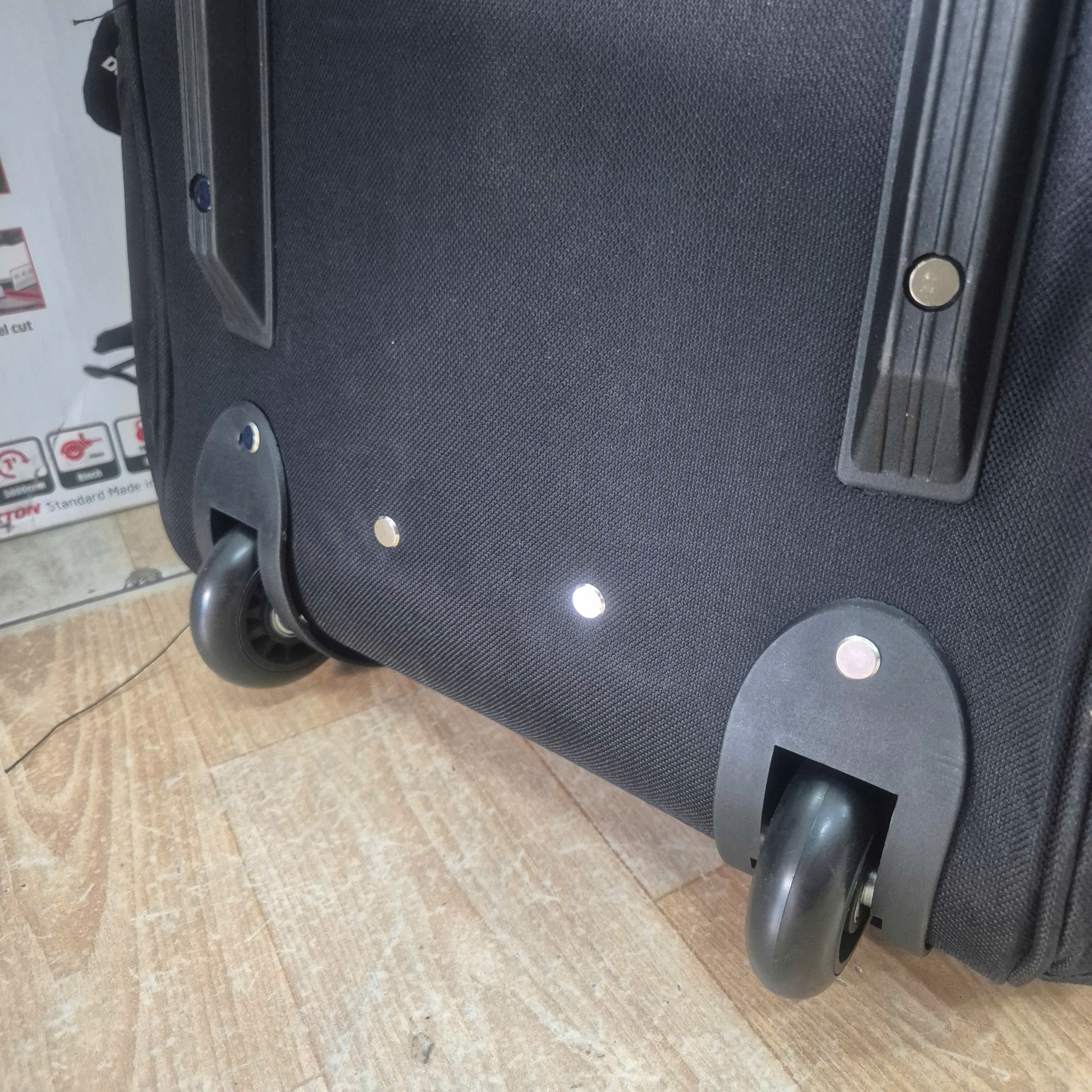 Túi đựng dụng cụ Makita 831269-3 - Có ngăn lớn, bánh xe