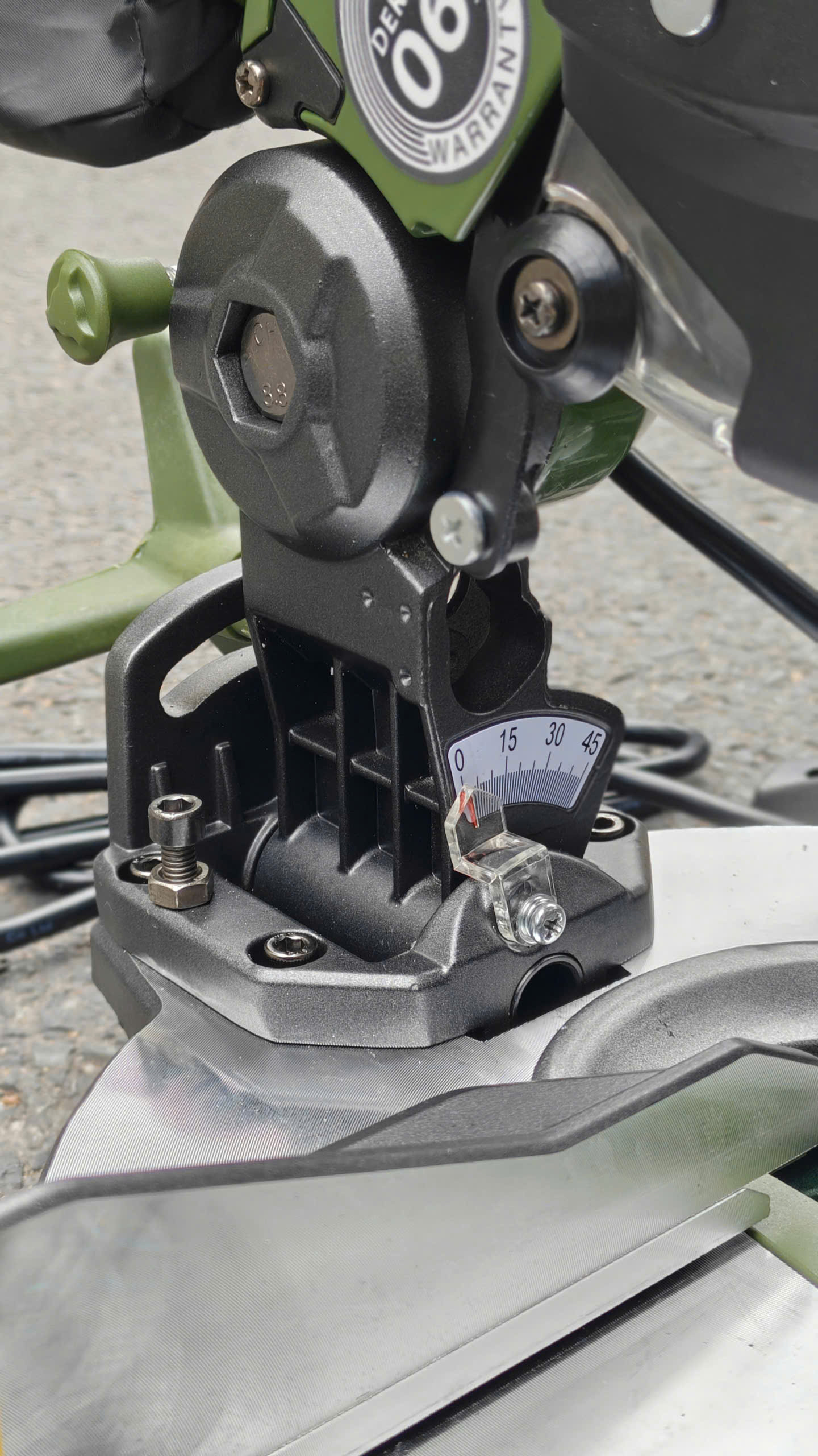 Máy cắt nhôm gỗ đa năng DEKTON DK-CN210XPROMAX – CS 1450W