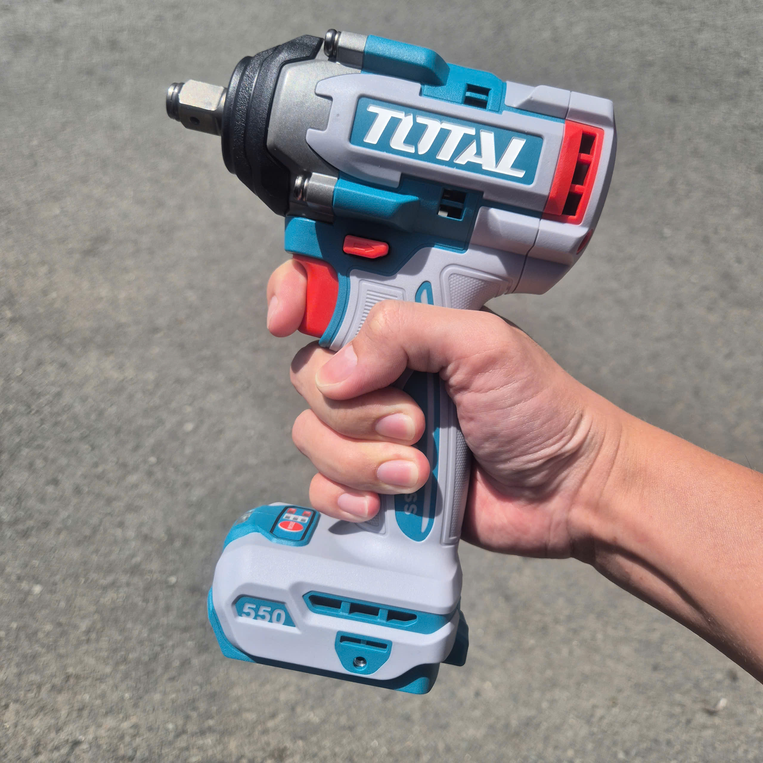 Máy siết bulong pin 20V TOTAL TIWLI2055 (2 Pin 4.0 Ah, 1 Sạc - 700N)