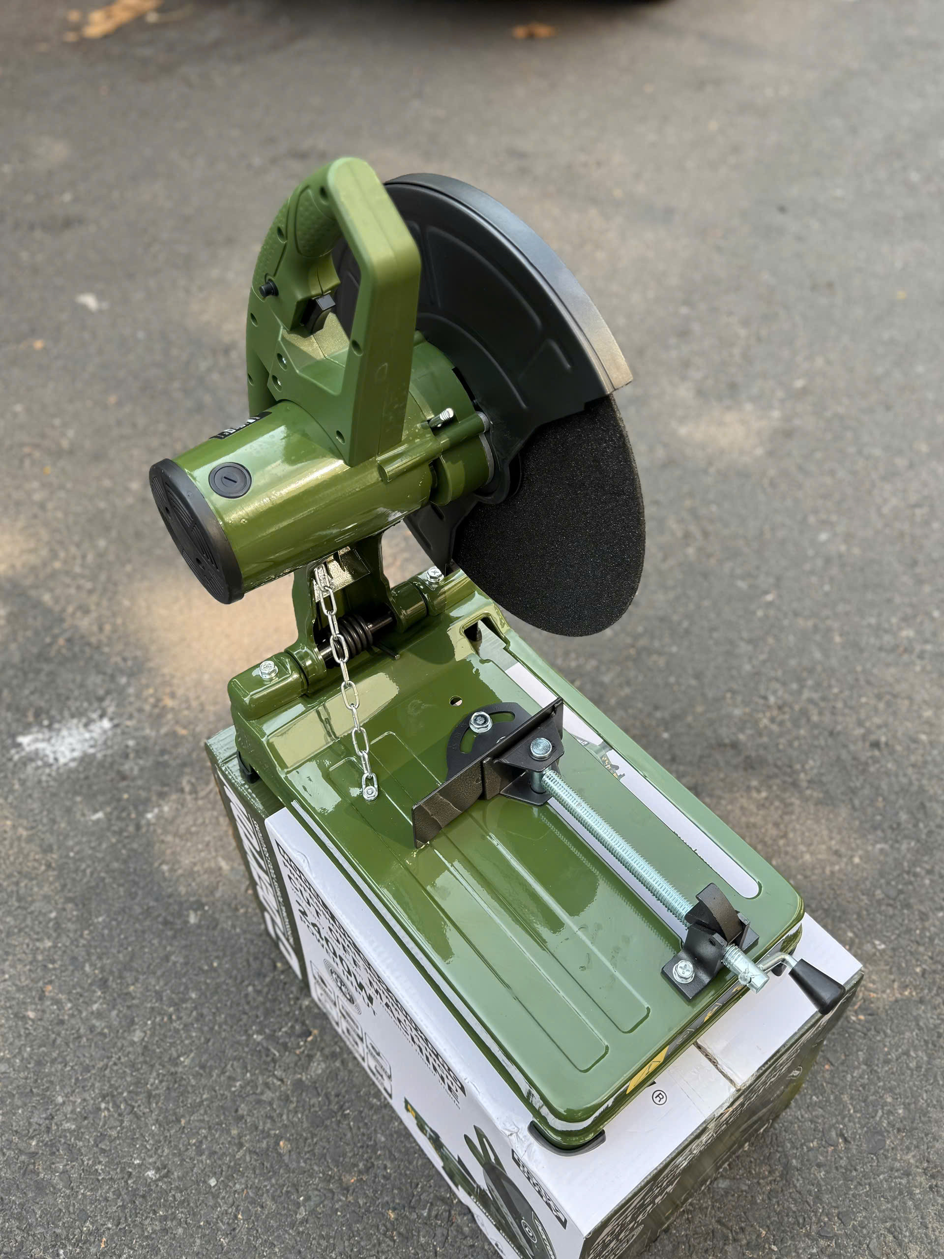 Máy cắt sắt Dekton DK-CS2400XPRO (CS 2400W, lưỡi 355mm)