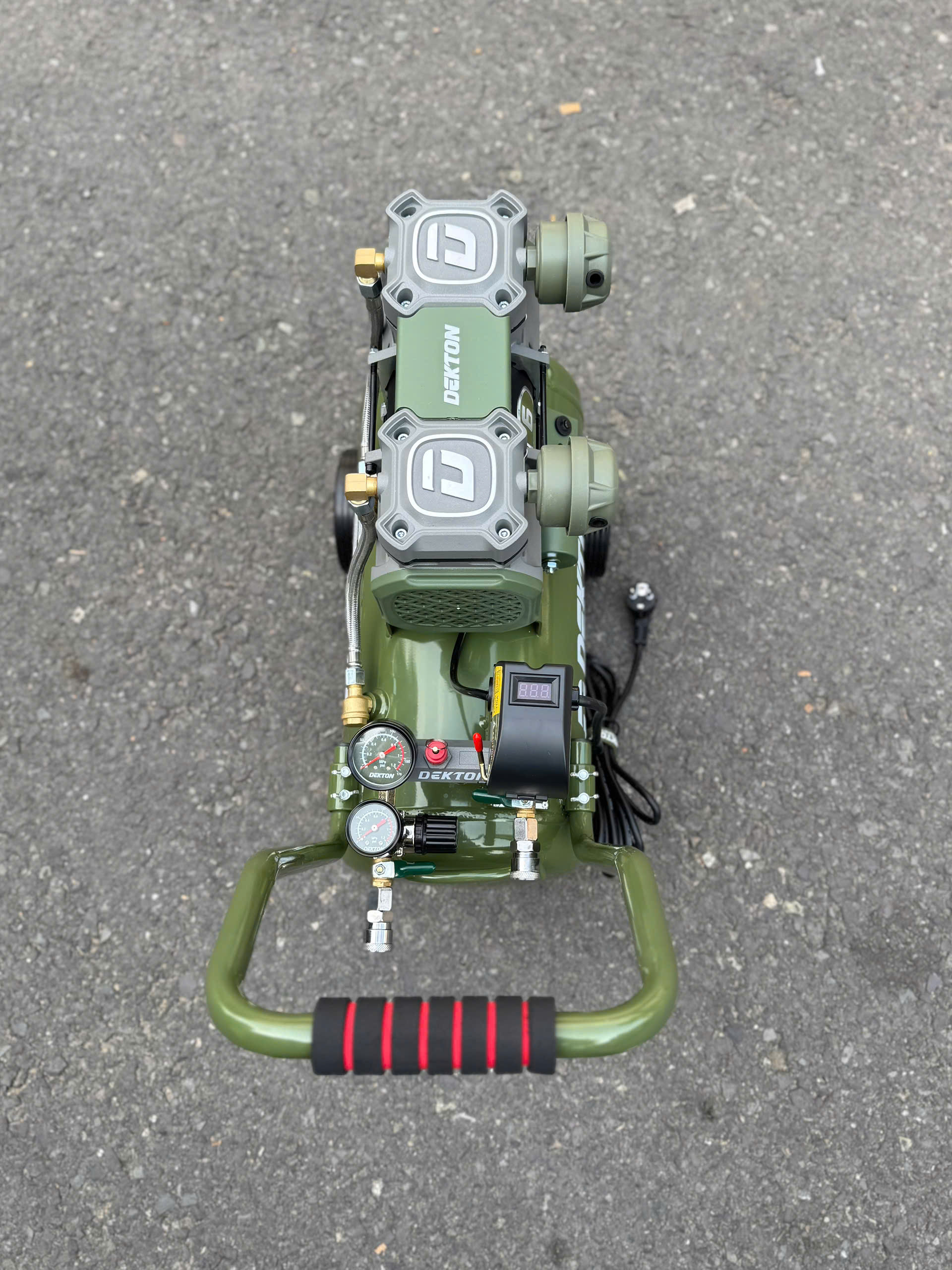 Máy nén khí không dầu 23L DEKTON DK-AC3925XPLUS (CS 1350W)