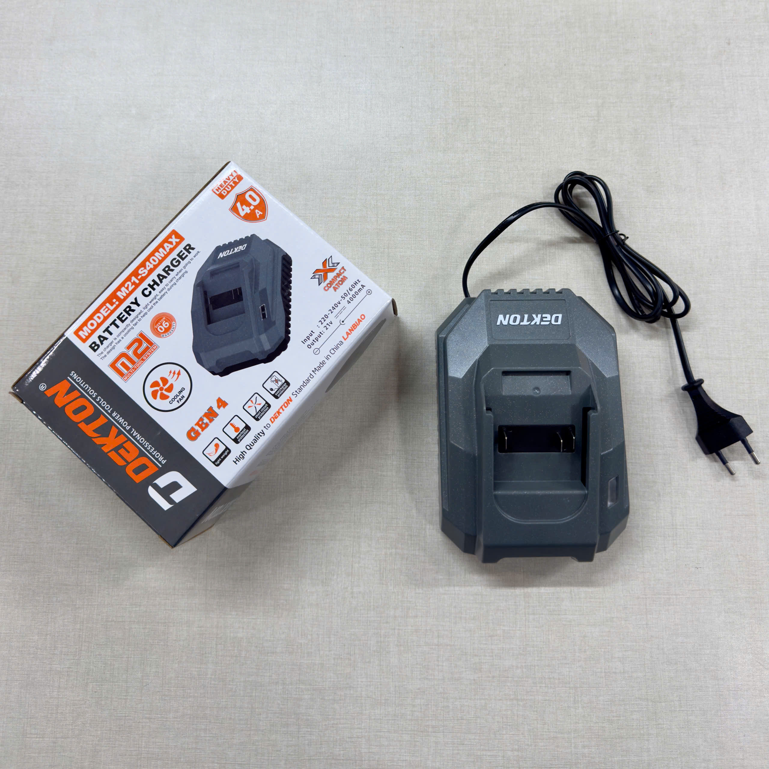 Sạc pin nhanh 21V/4.0Ah DEKTON M21-S40MAX