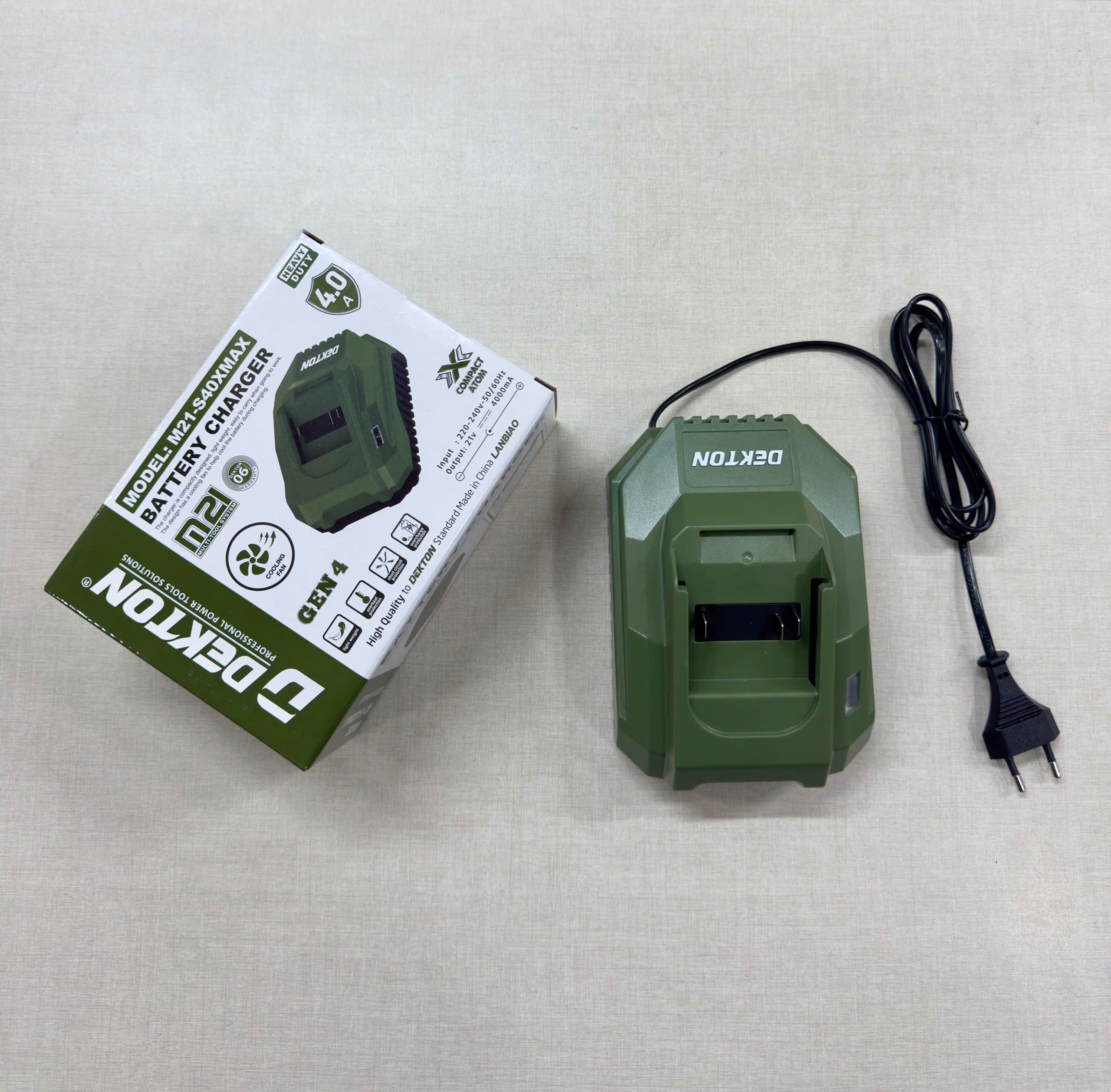 Sạc pin nhanh 21V/4.0Ah DEKTON M21-S40XMAX