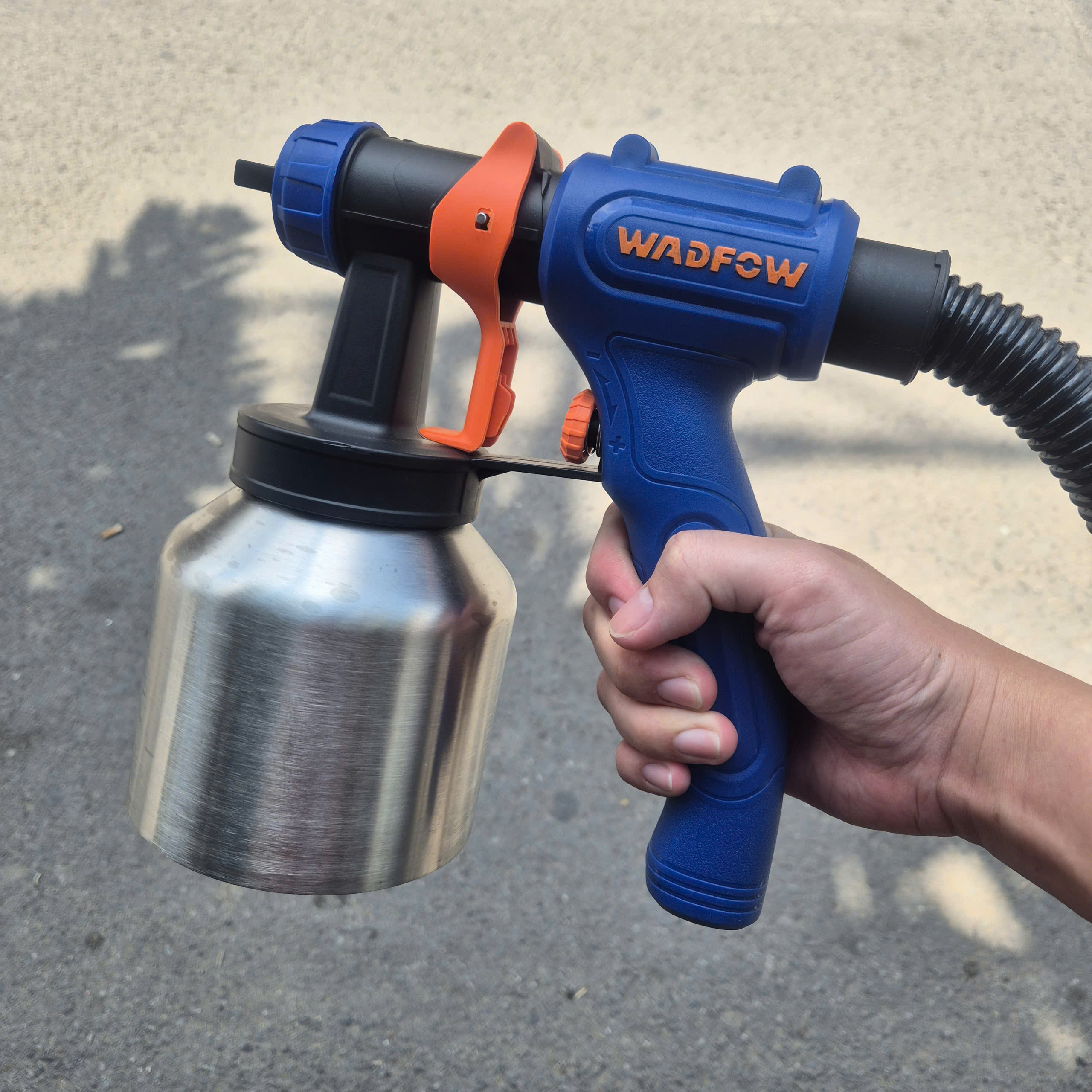 Máy phun sơn WADFOW WEG2A51 (550W, bình 800ml)