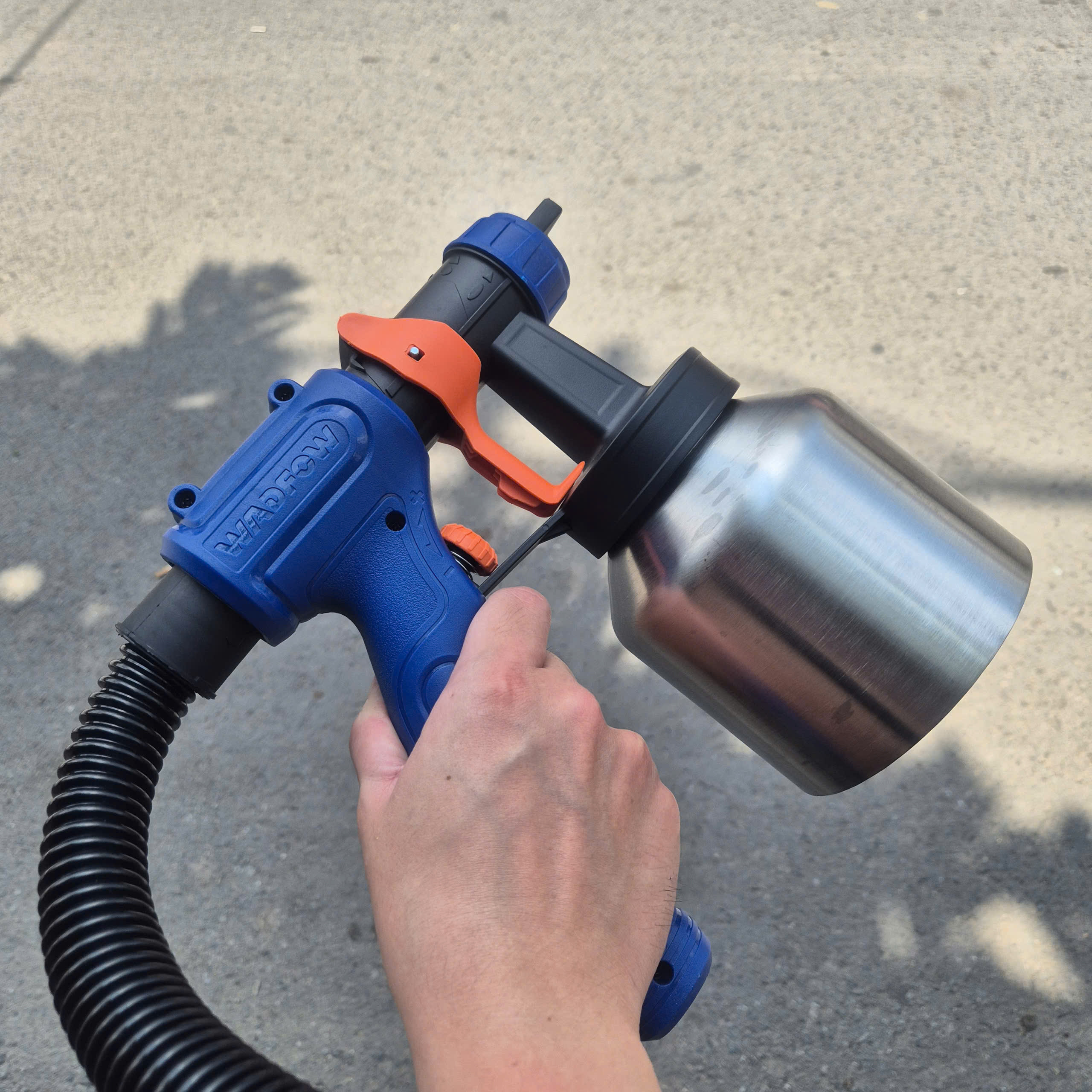Máy phun sơn WADFOW WEG2A51 (550W, bình 800ml)