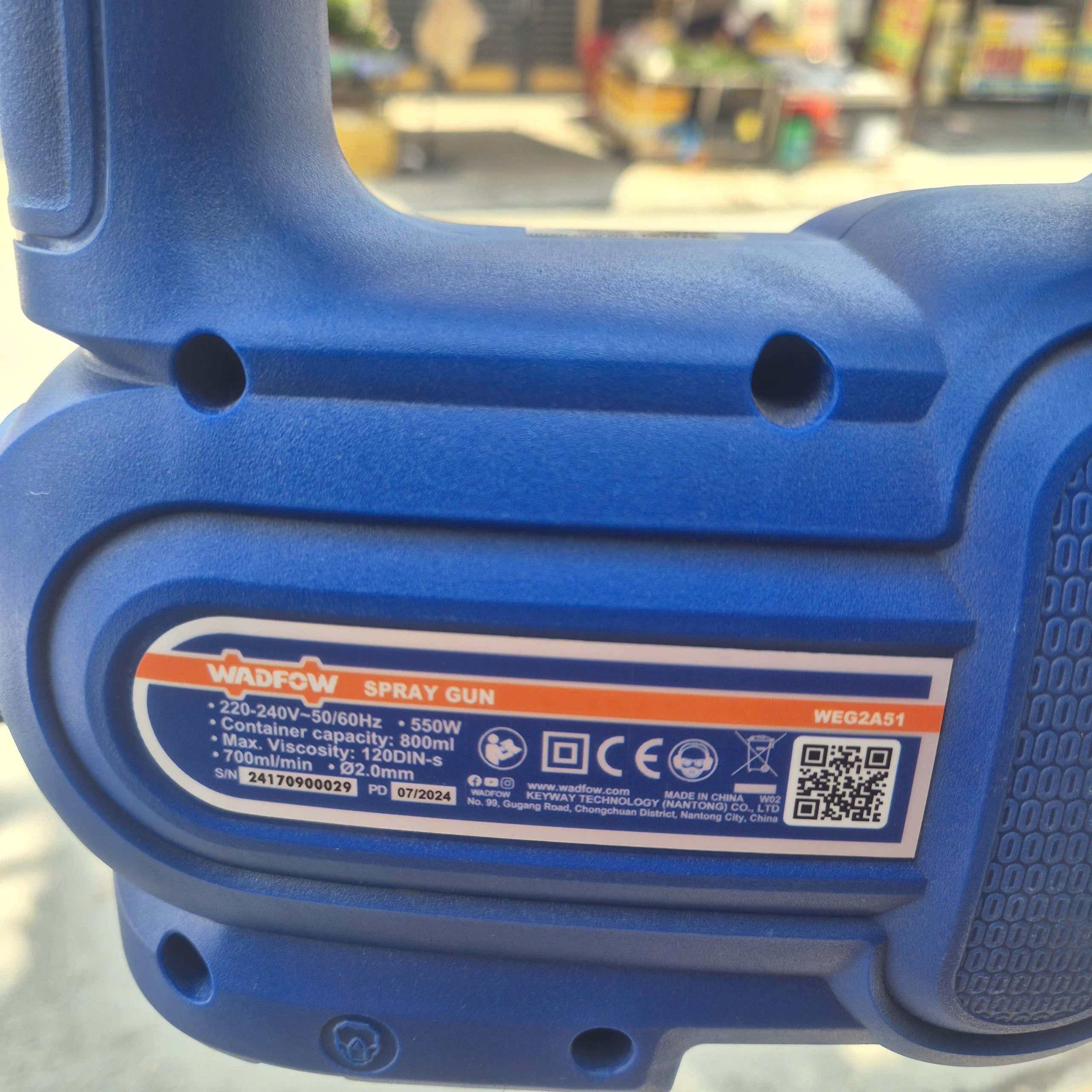 Máy phun sơn WADFOW WEG2A51 (550W, bình 800ml)