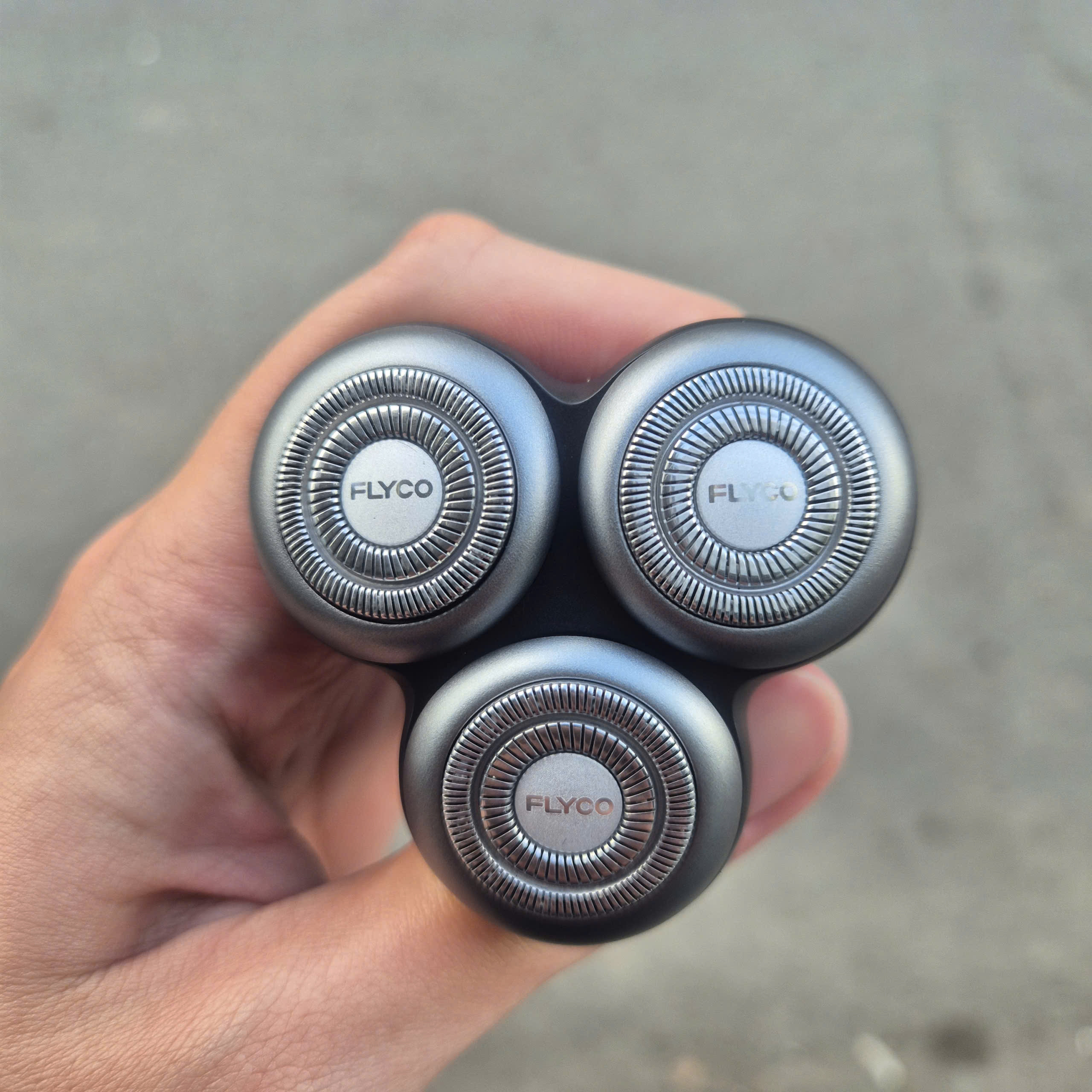 Máy cạo râu điện xoay FLYCO FS965VN