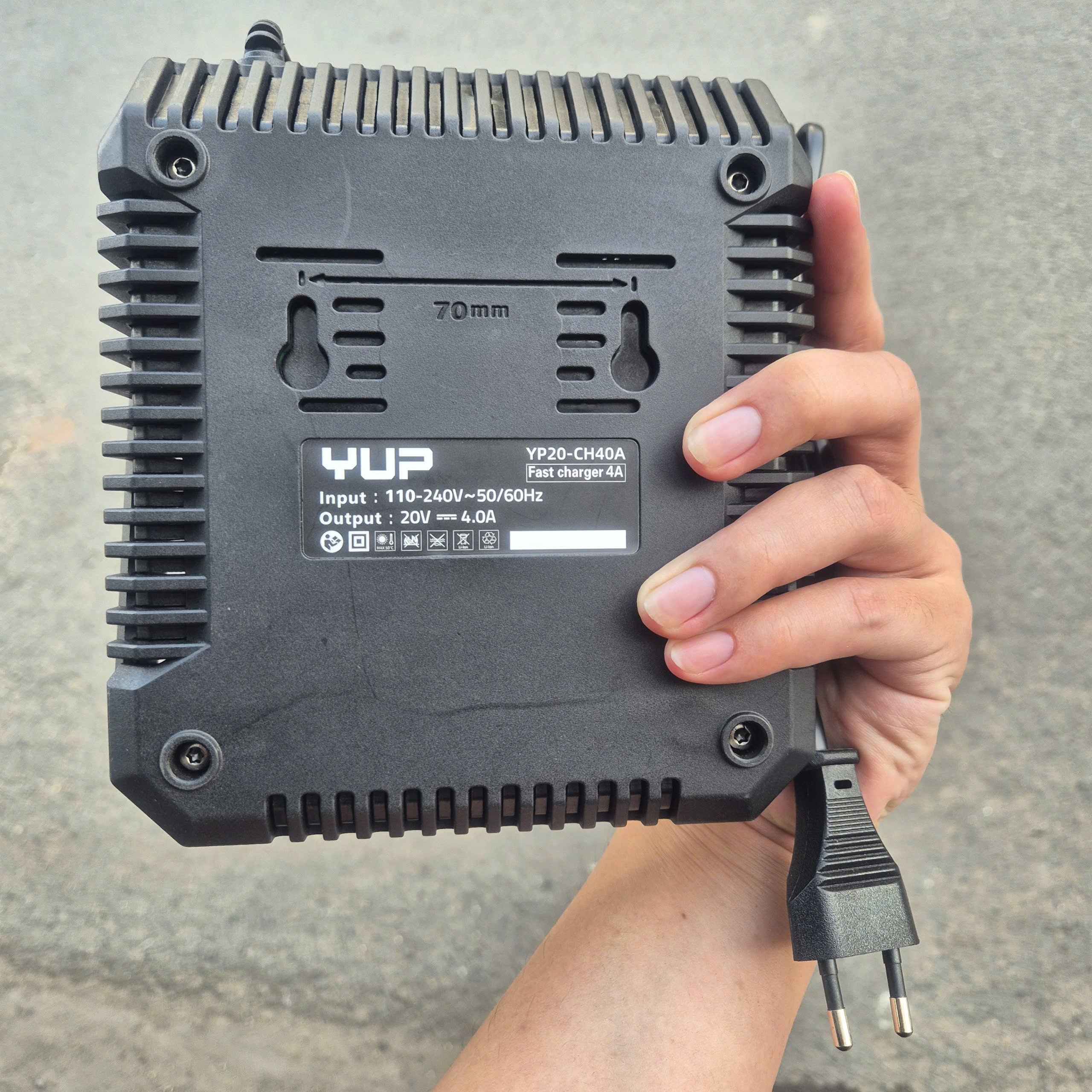 Sạc Pin YUPAI YP20-CH40A (20V/4.0Ah)