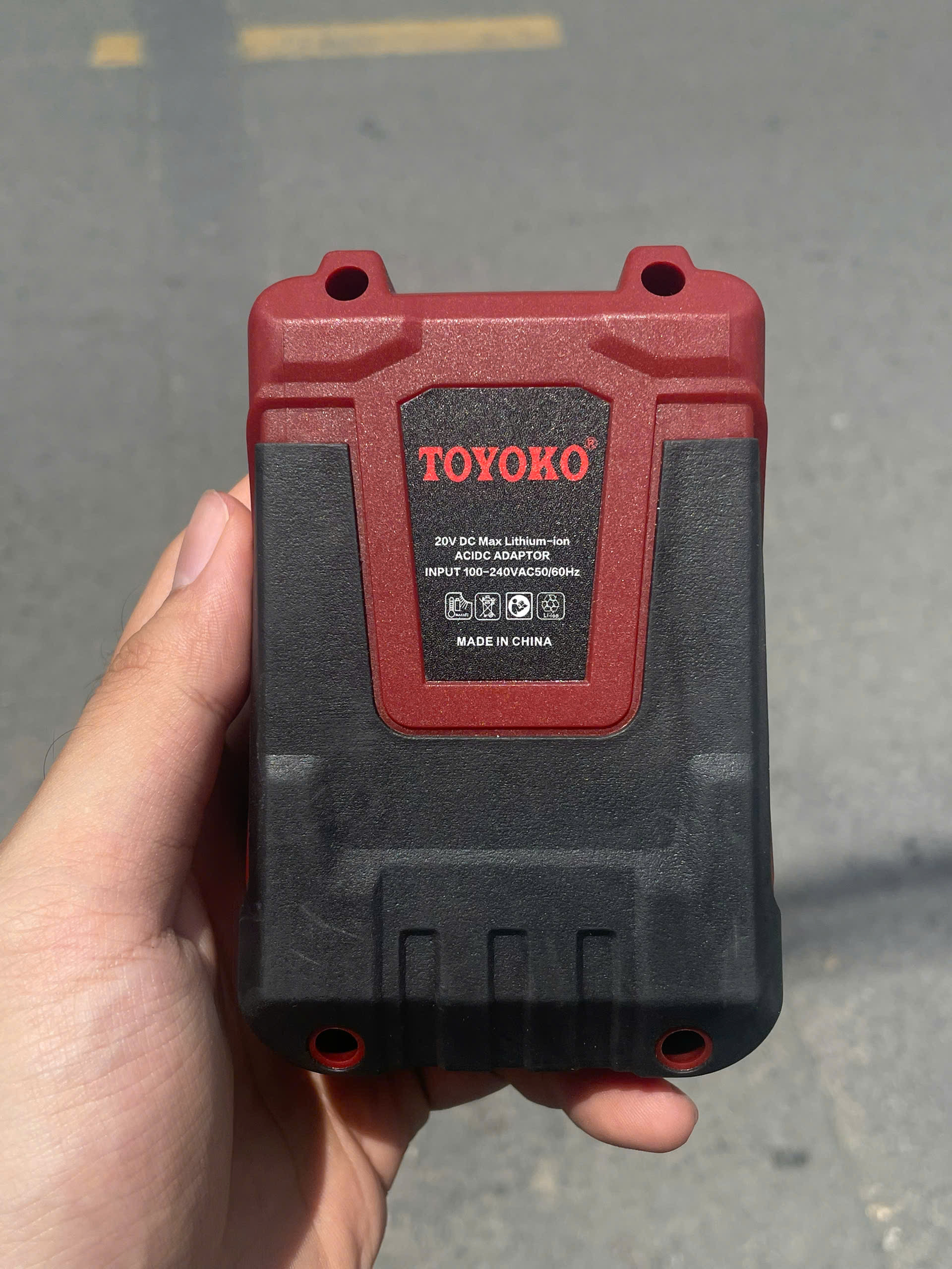 Pin 21V/4.0Ah TOYOKO PIN002 (10 Cell, dòng Pro)