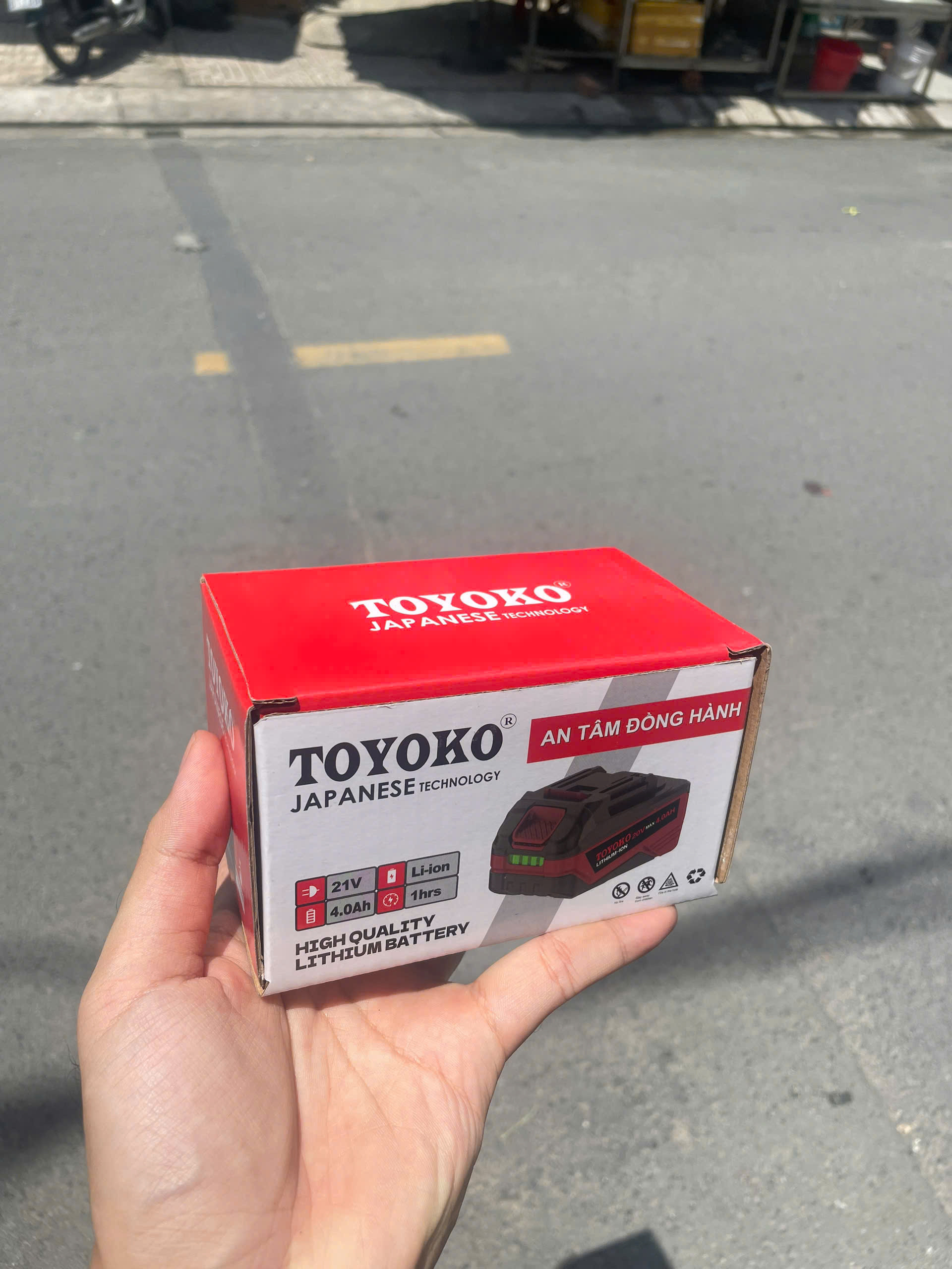 Pin 21V/4.0Ah TOYOKO PIN002 (10 Cell, dòng Pro)