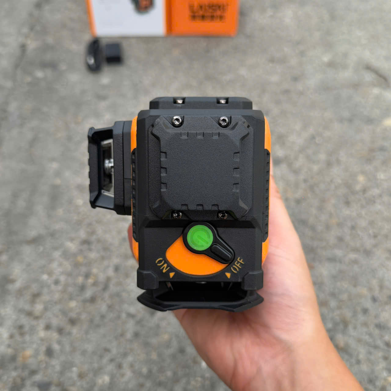 Máy cân bằng laser LAISAI LSG6712 - 12 tia xanh