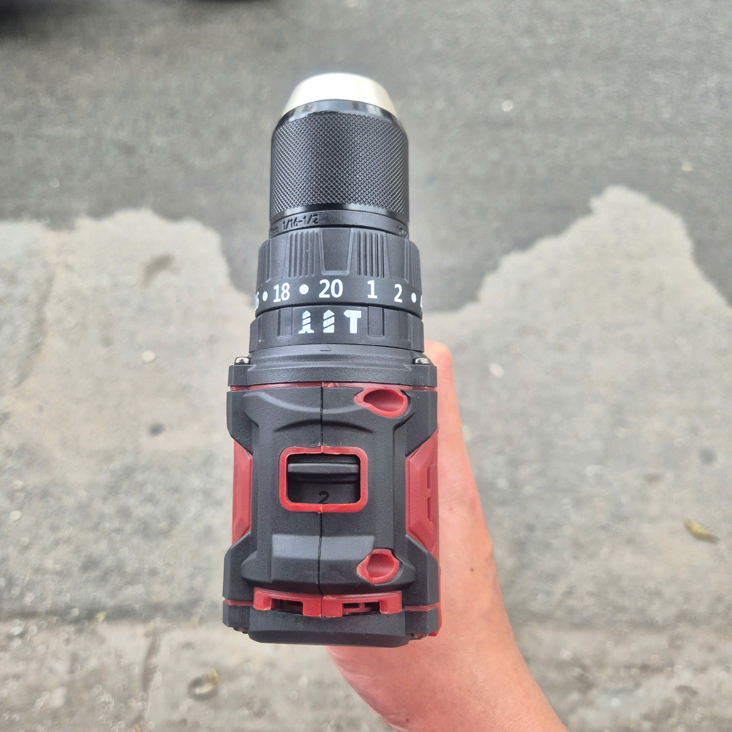 Máy khoan pin 21V TOYOKO T0260G10 (Đầu kẹp 13mm, lực siết 60Nm)