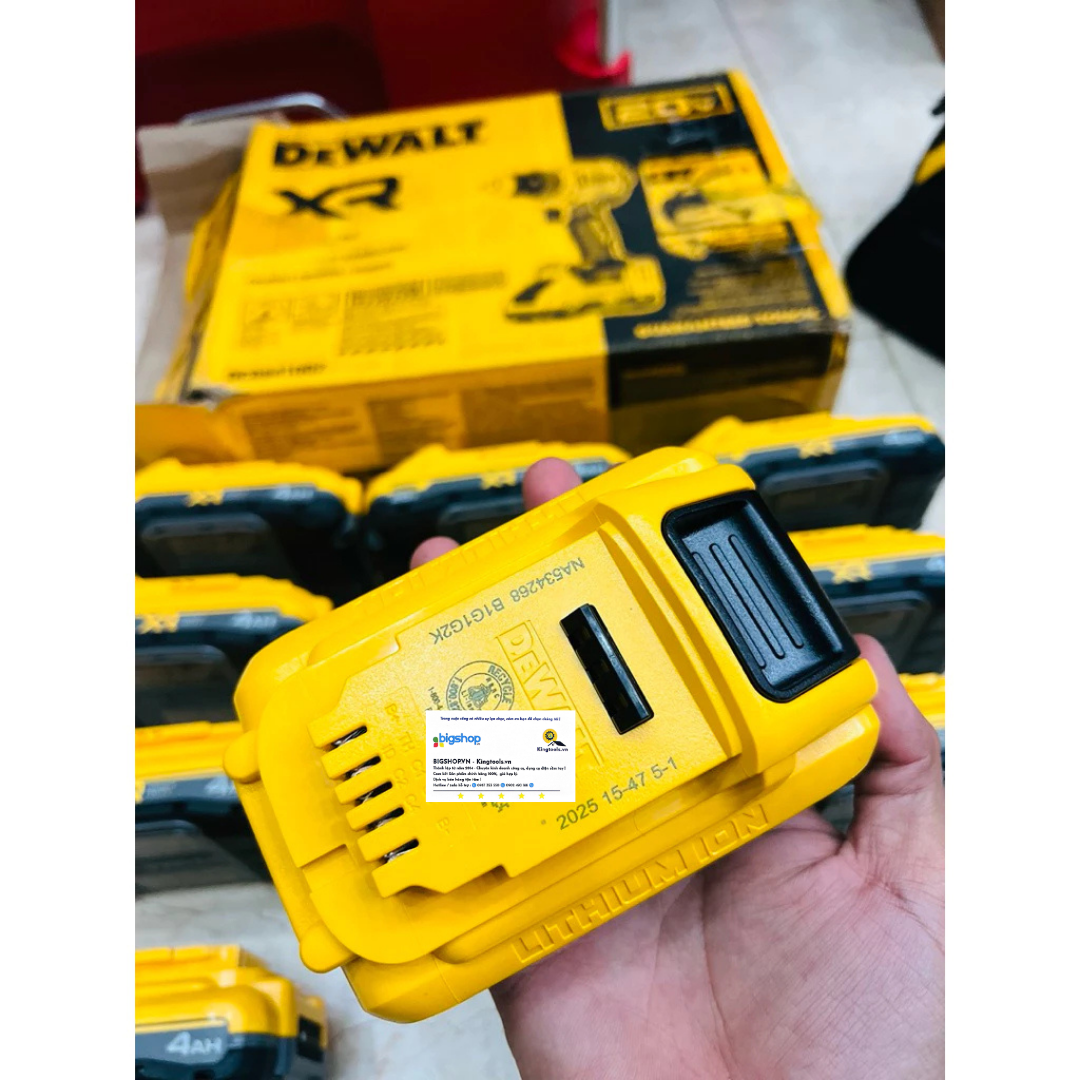 Pin 20V/4.0Ah XR Li-ion DEWALT DCB2104-B1
