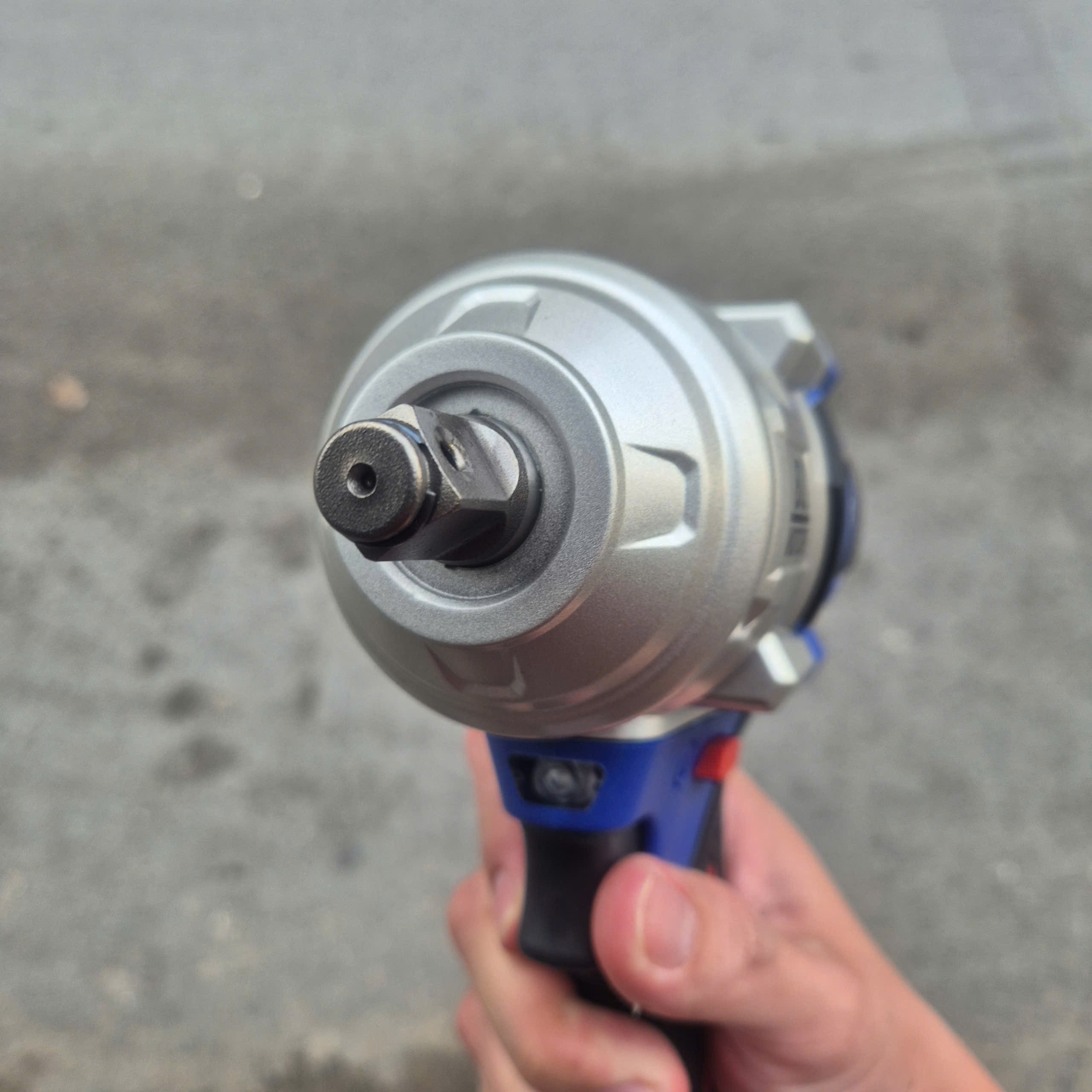 Máy siết bulong dùng pin 18V KINGBLUE K18SFS (Lực siết 1000Nm) - Thân máy